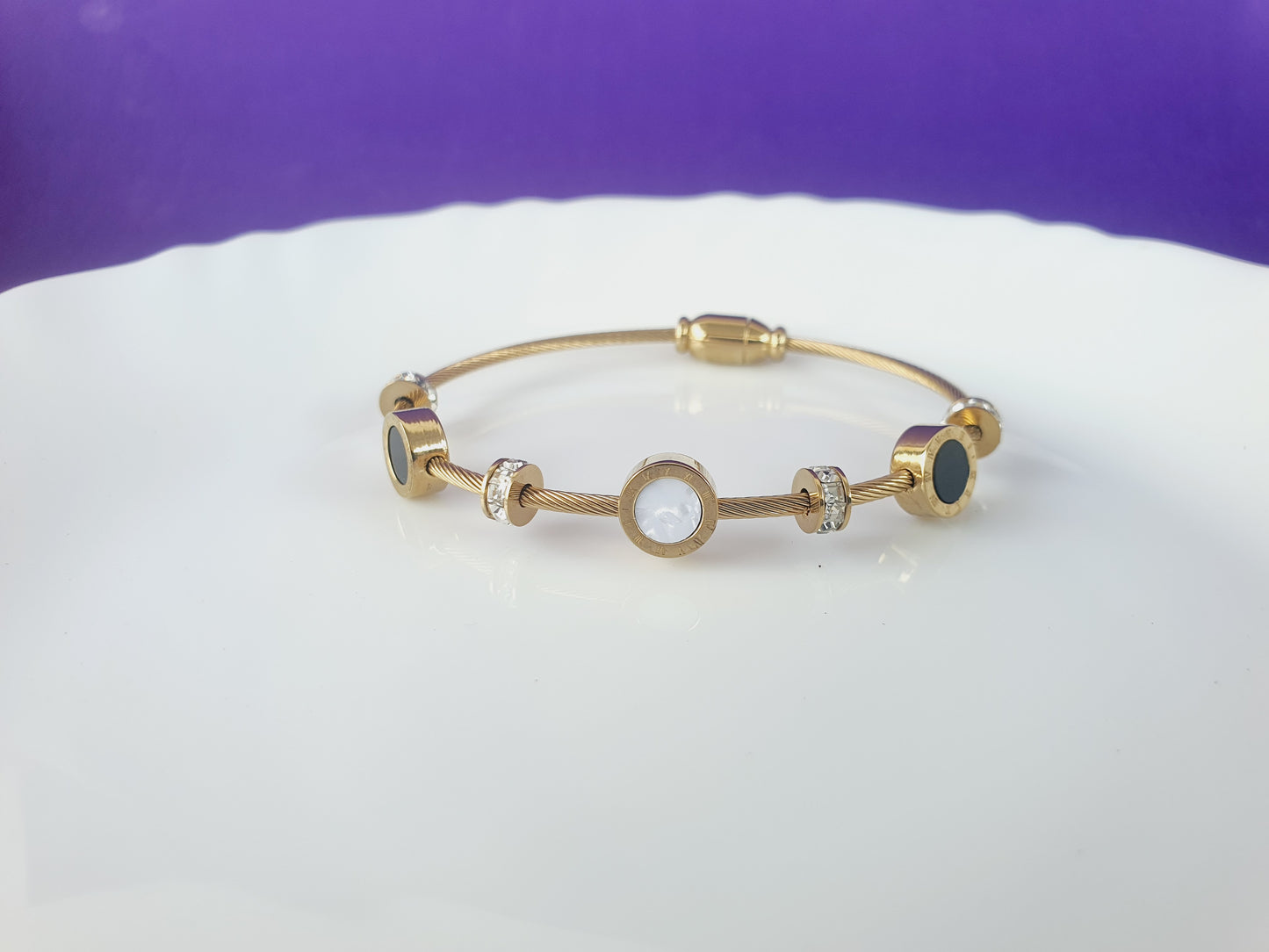 GOLD MAGNECTIC BRACELET X