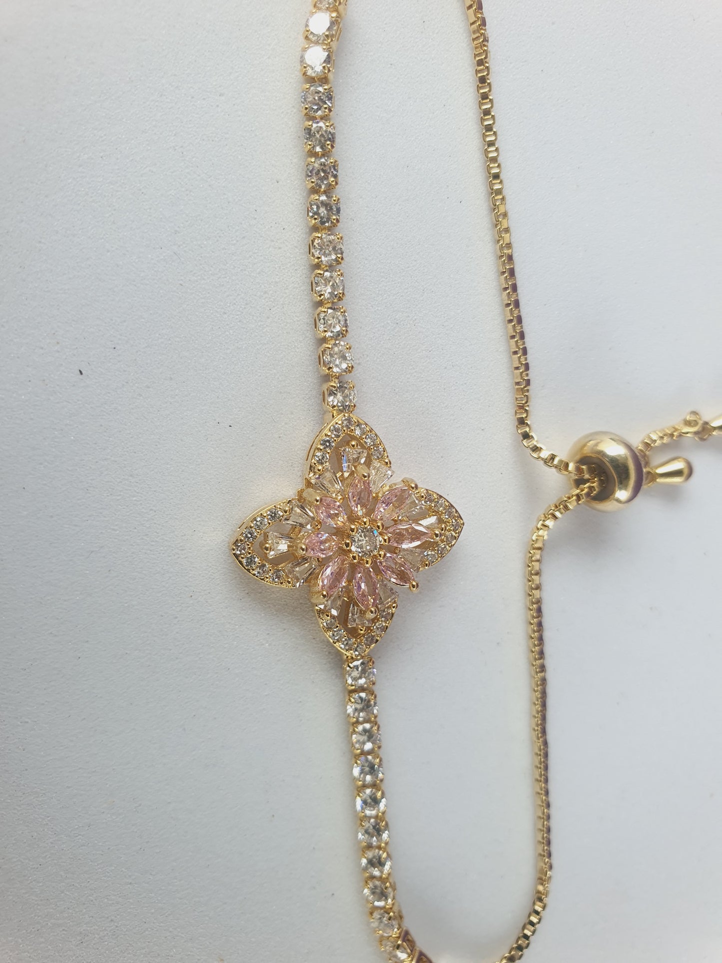 ADJUSTABLE GOLD CHAIN BRACELET