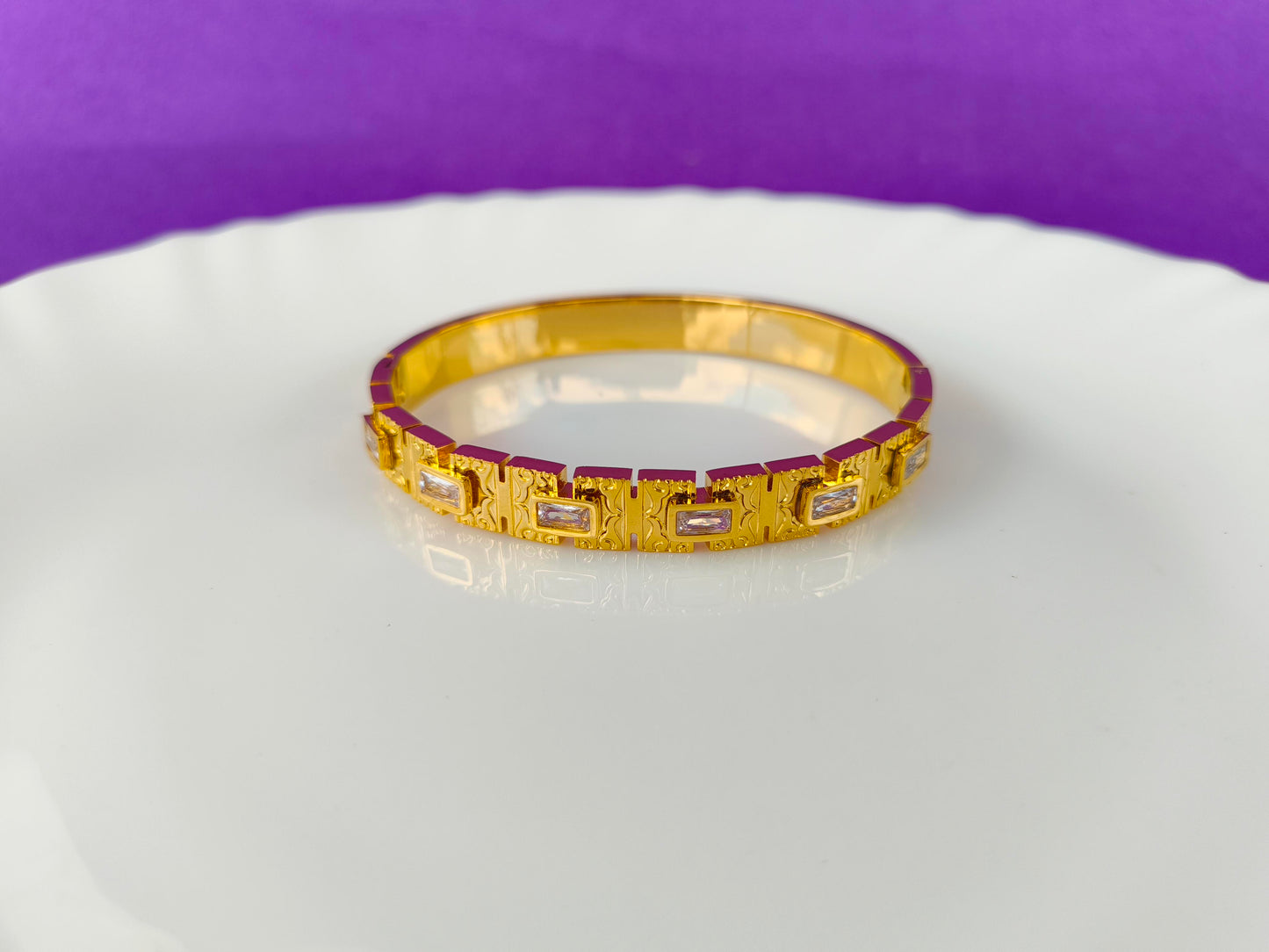 GOLD BRACELET X