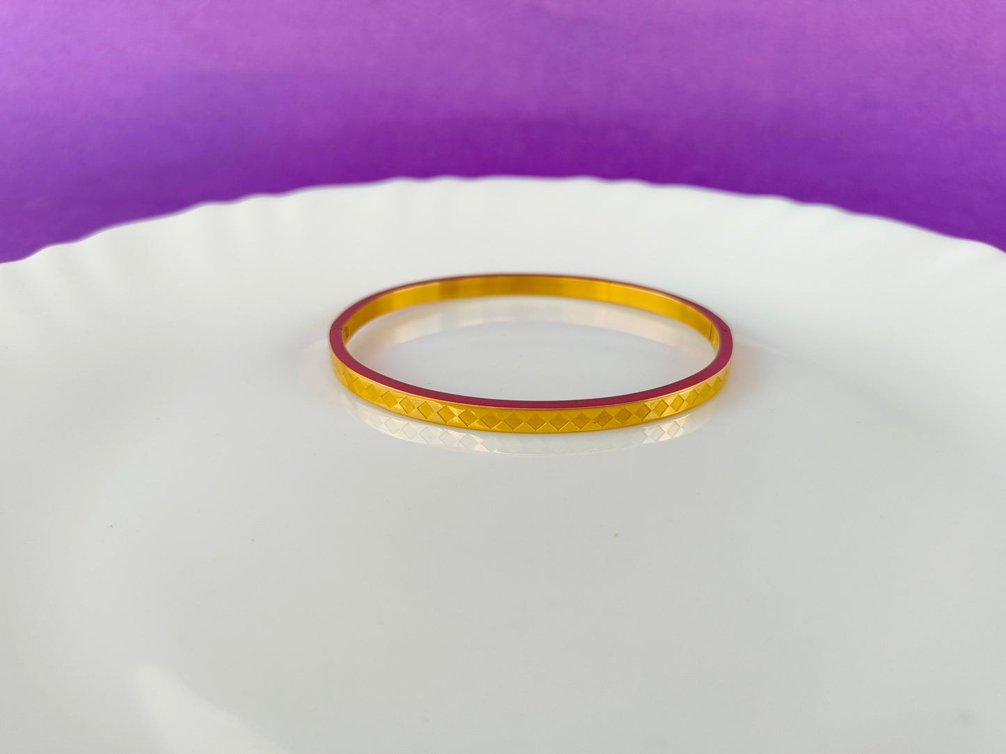 ADULT MINIMAL GOLD BRACELET X