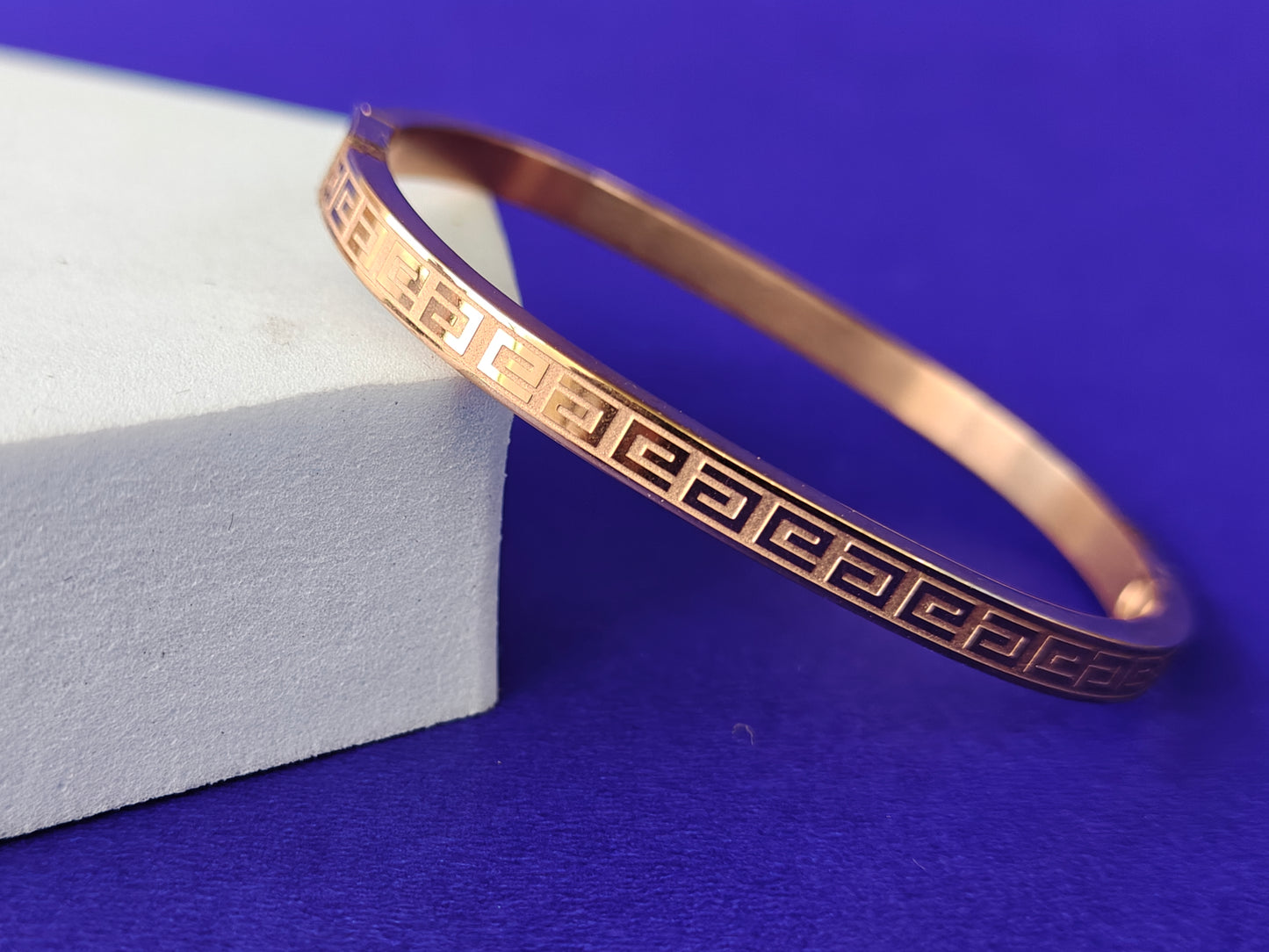 KIDS ROSEGOLD BRACELET .
