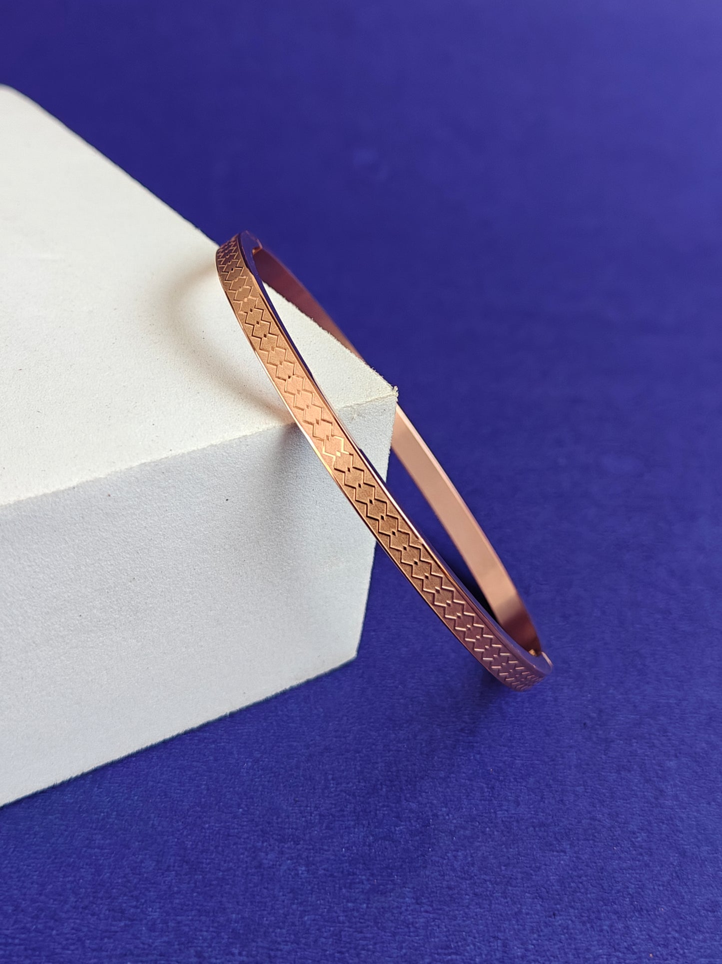 ADULT ROSE GOLD BRACELET.