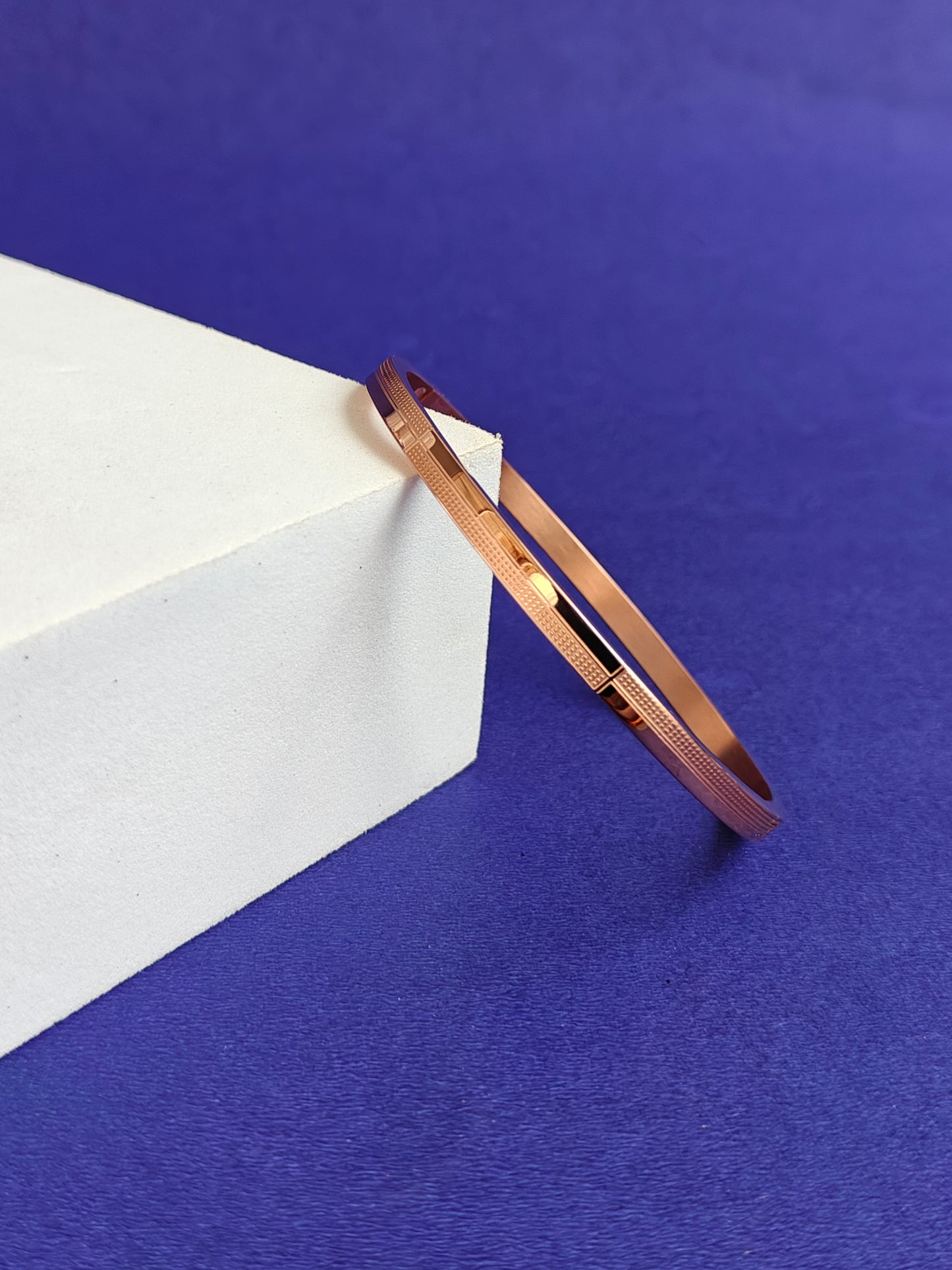 ADULT ROSE GOLD BRACELET.