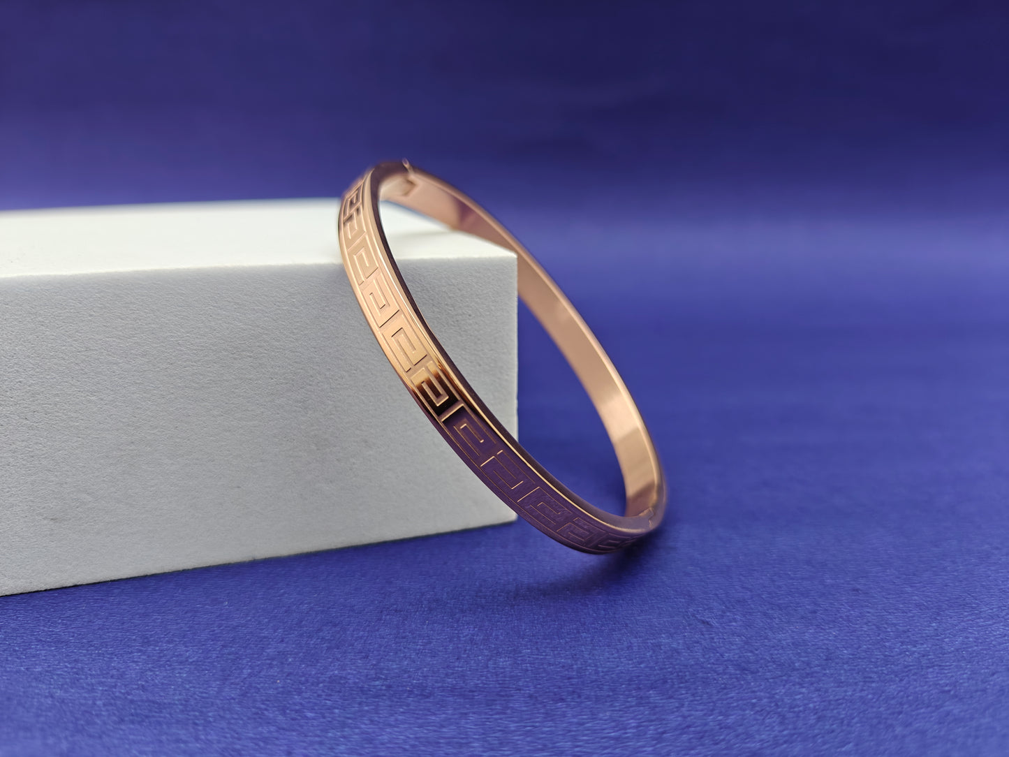 ADULT MINIMAL ROSEGOLD BRACELET X