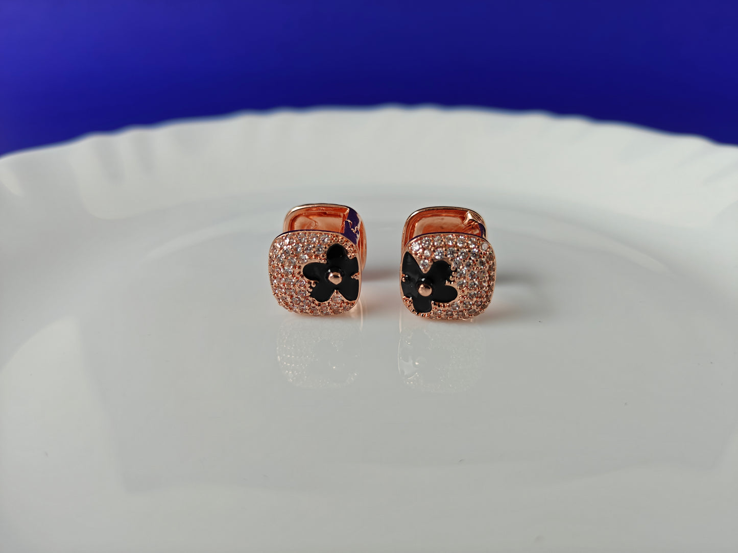 ROSEGOLD EARRING 4D BT X
