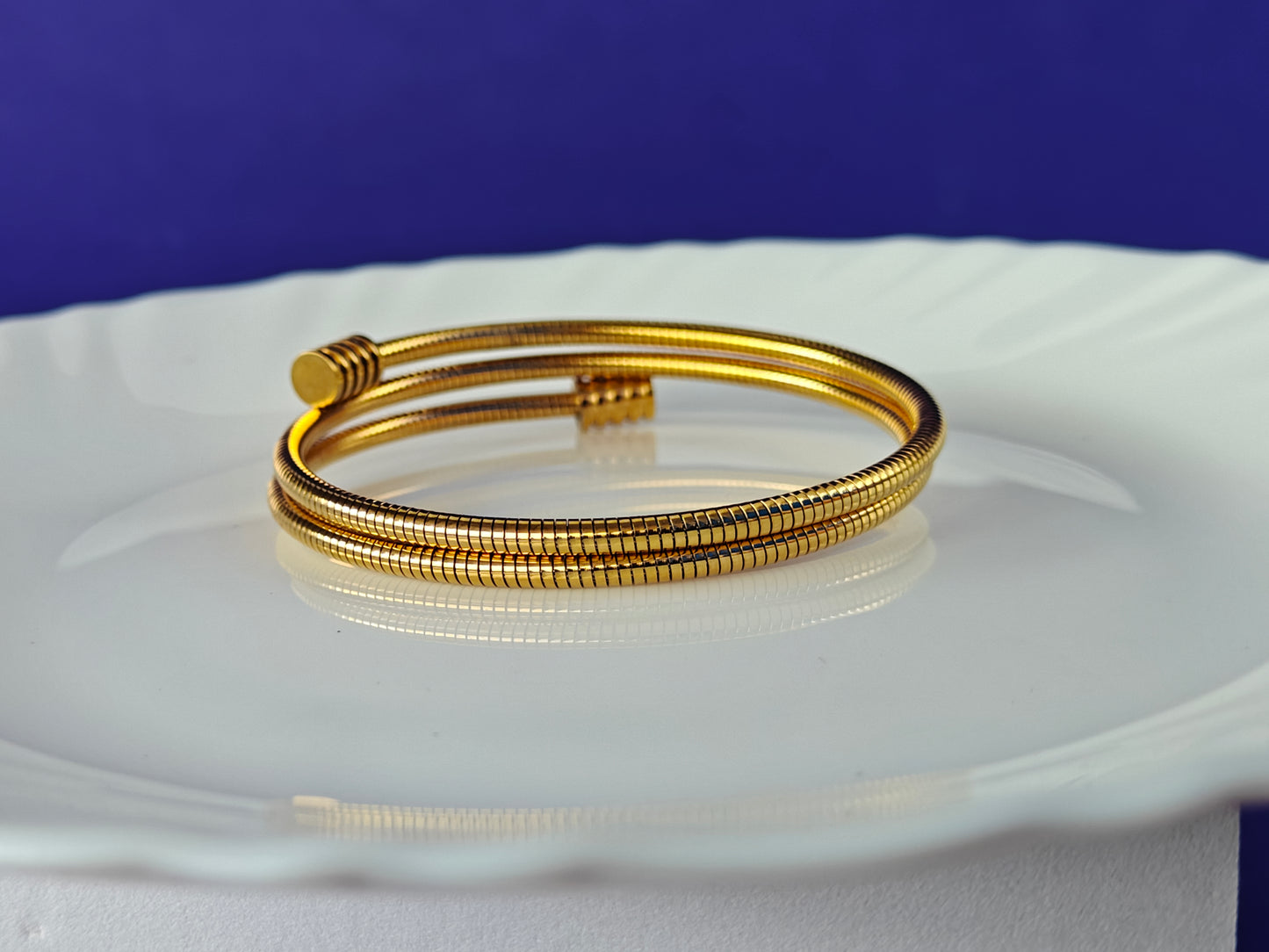 GOLD BRACELET