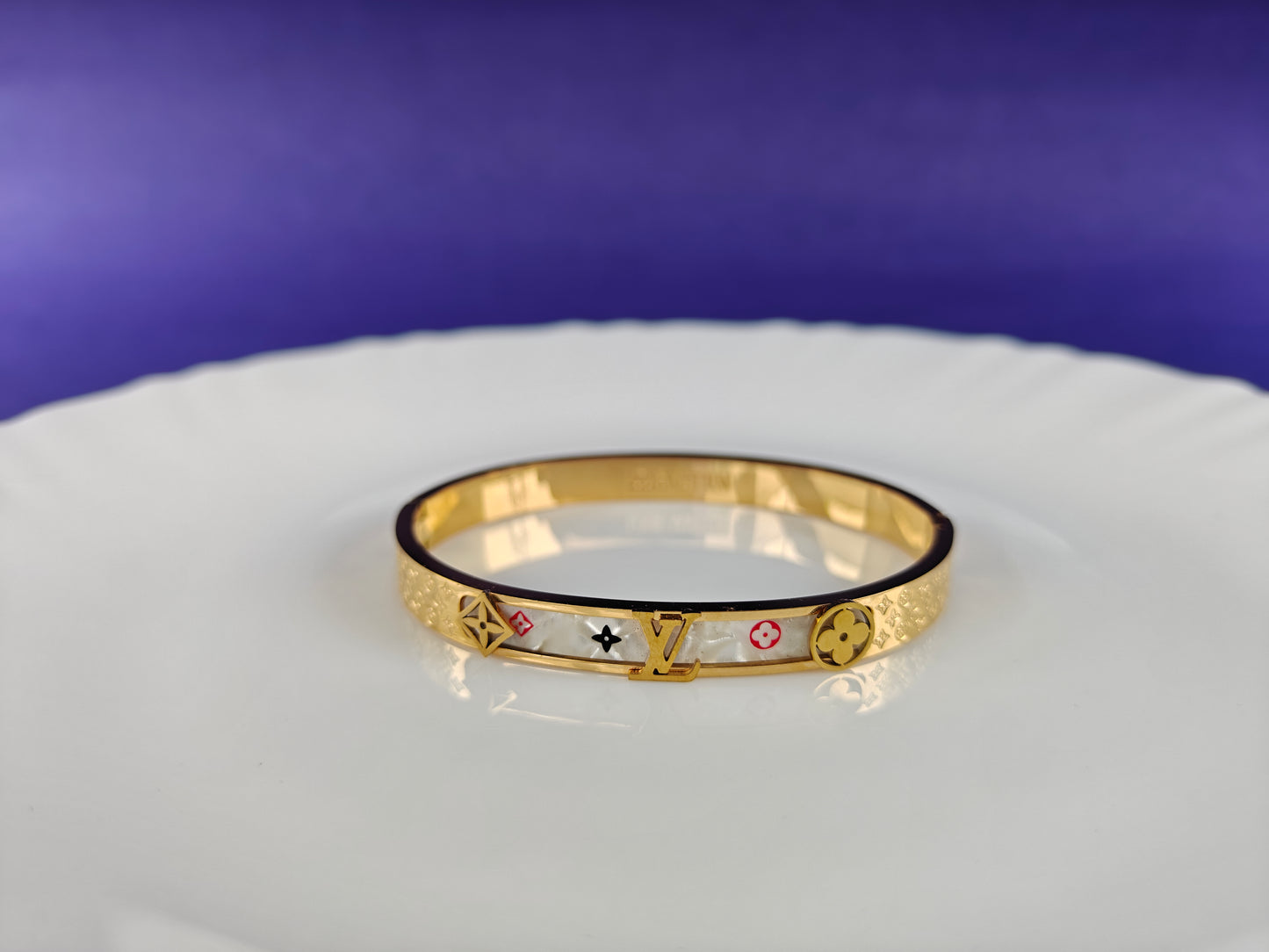 GOLD LV BRACELET X