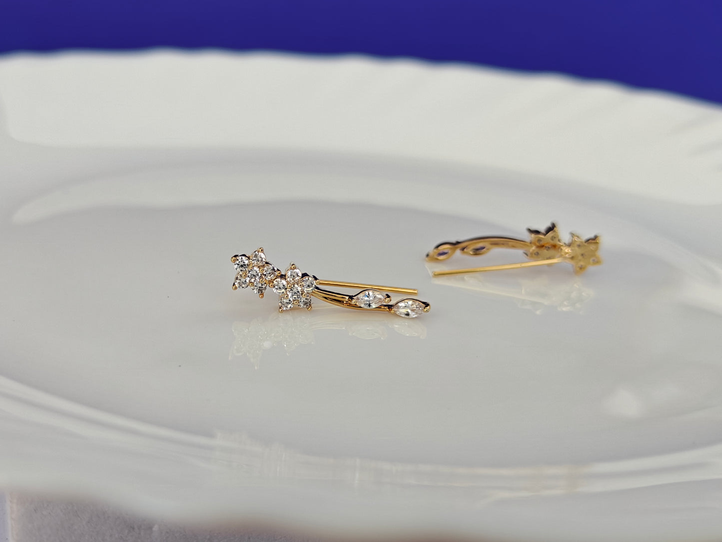 GOLD EAR CUFF
