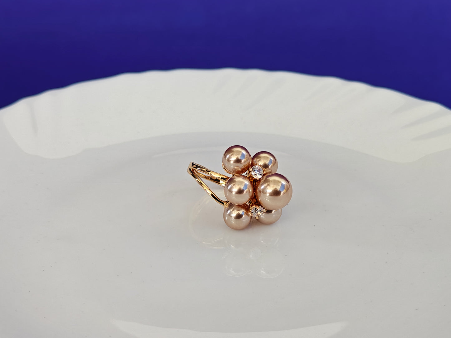 GOLD ADJUSTABLE RING ..