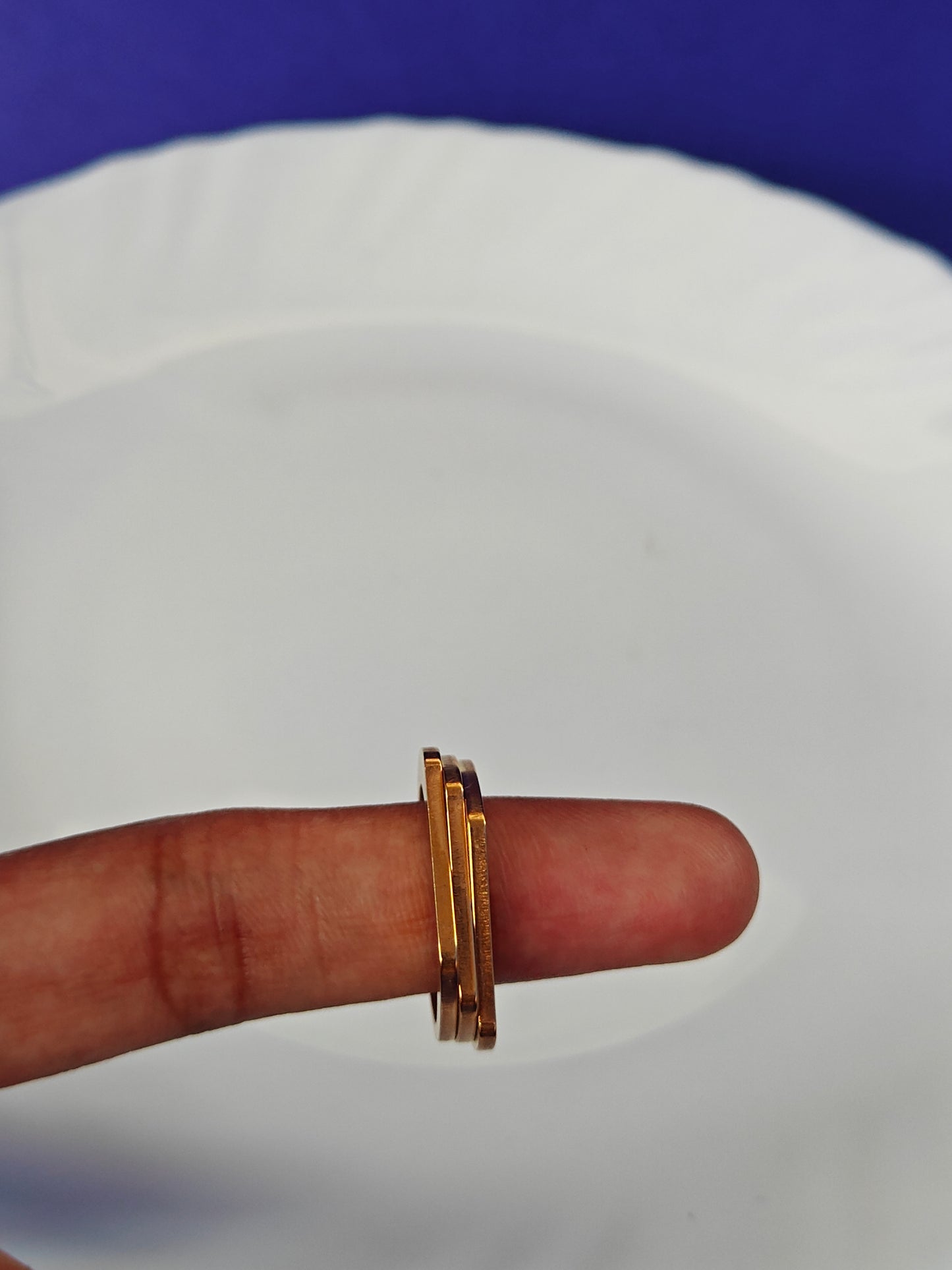 MENS RING..