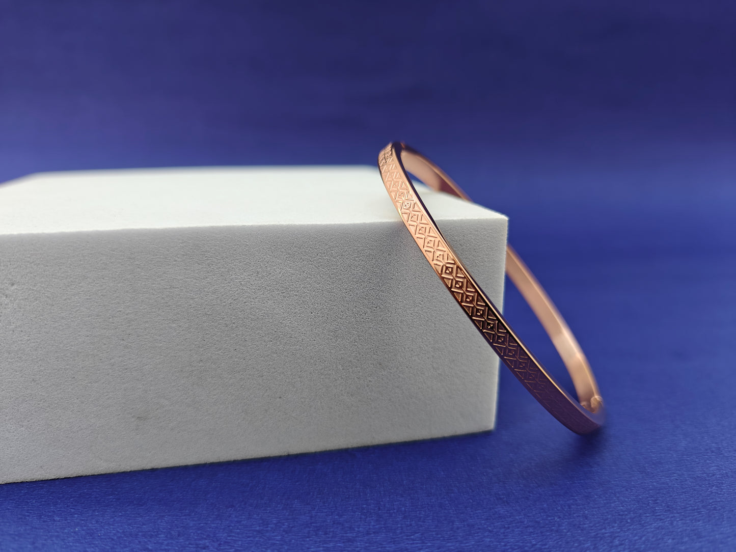 ADULT MINIMAL ROSEGOLD BRACELET X