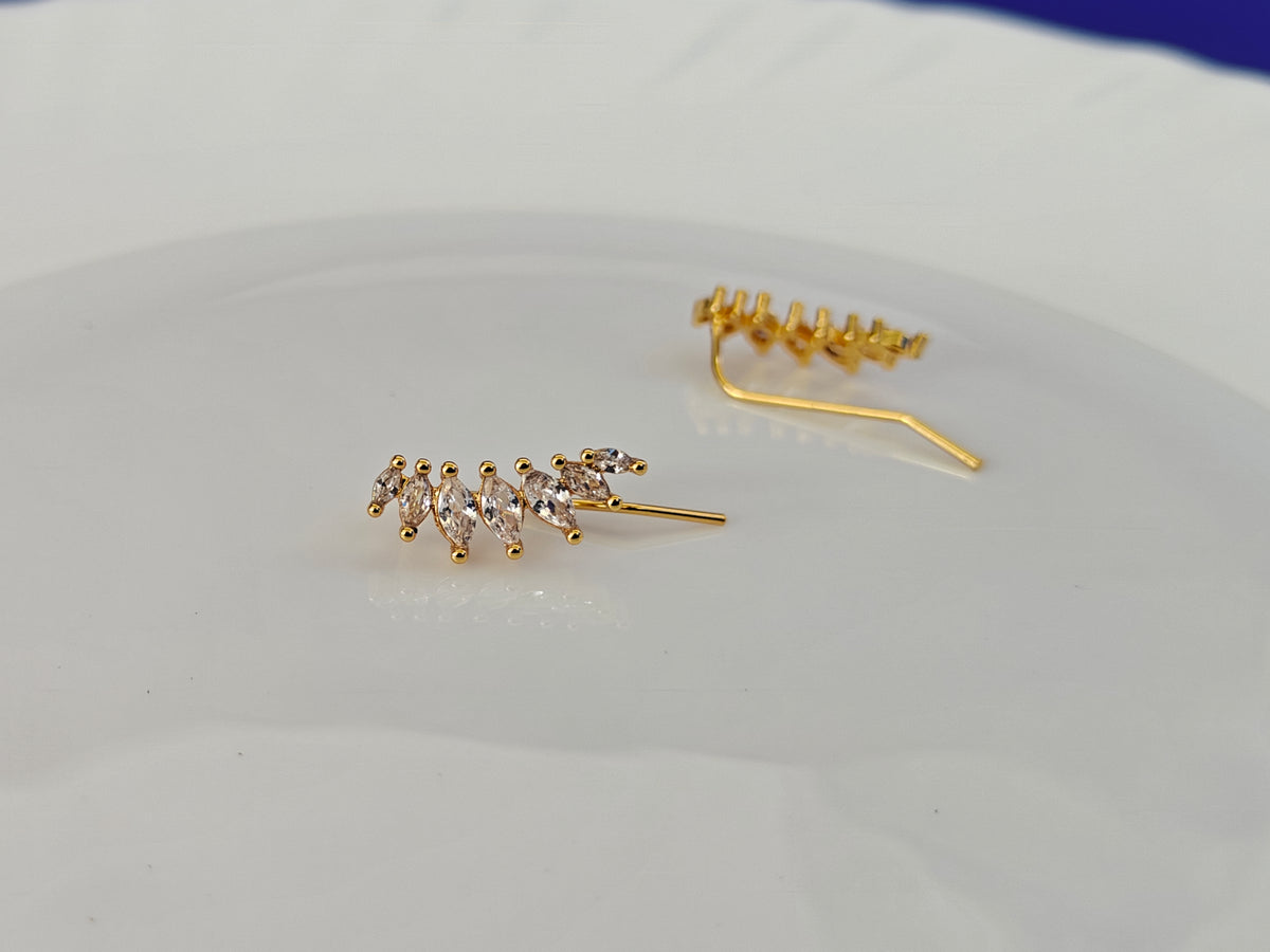 GOLD EAR CUFF