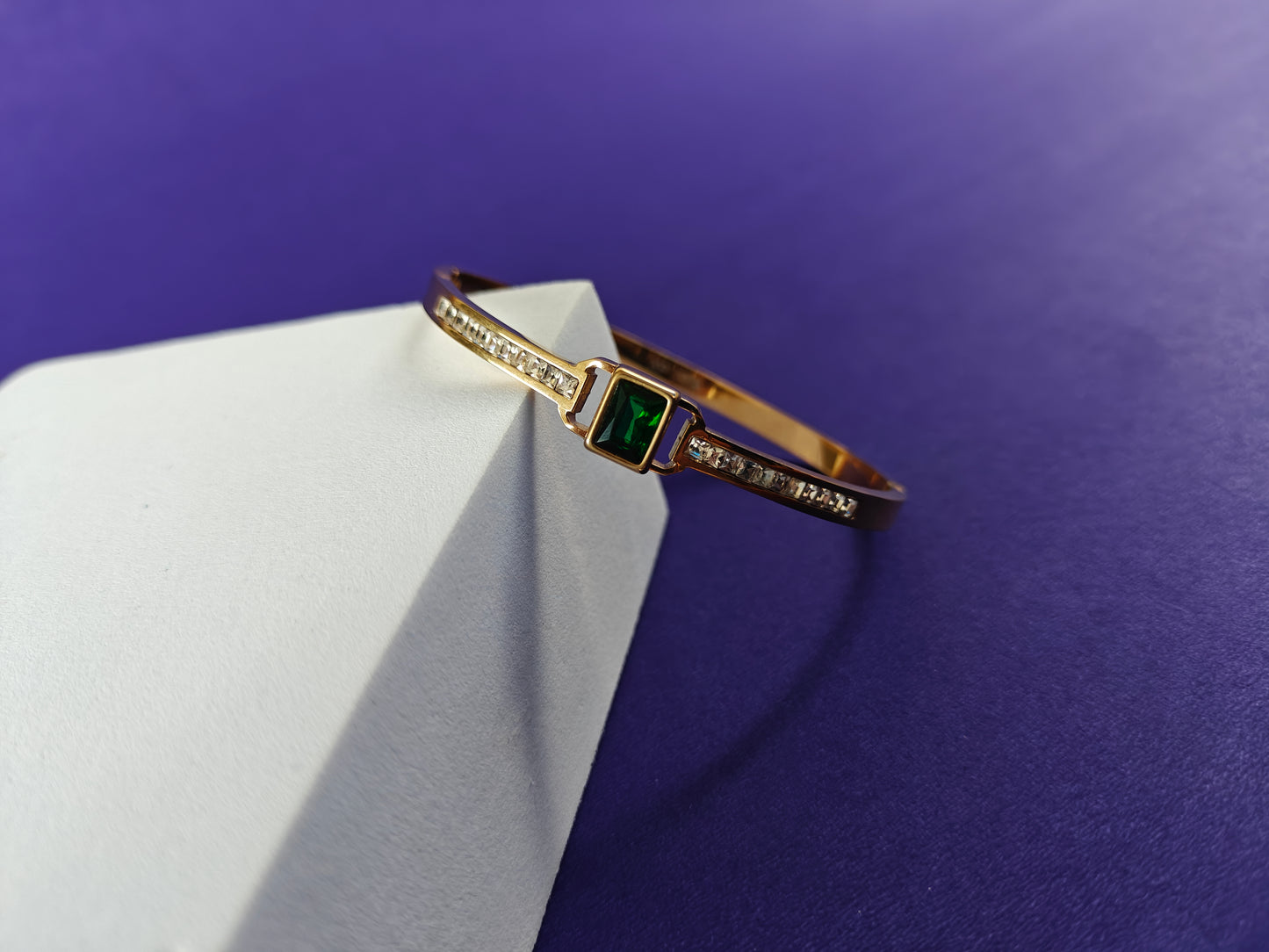 GOLD BRACELET