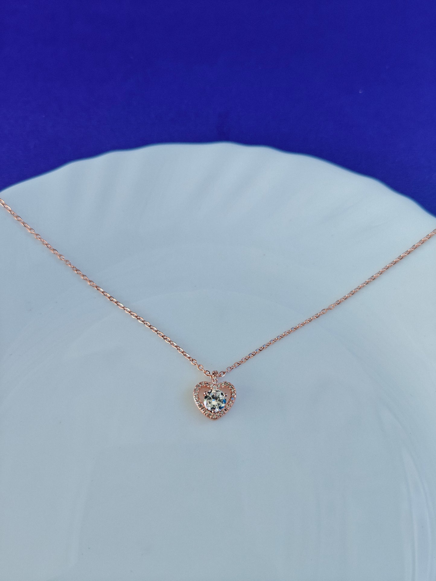 ROSEGOLD CHAIN .