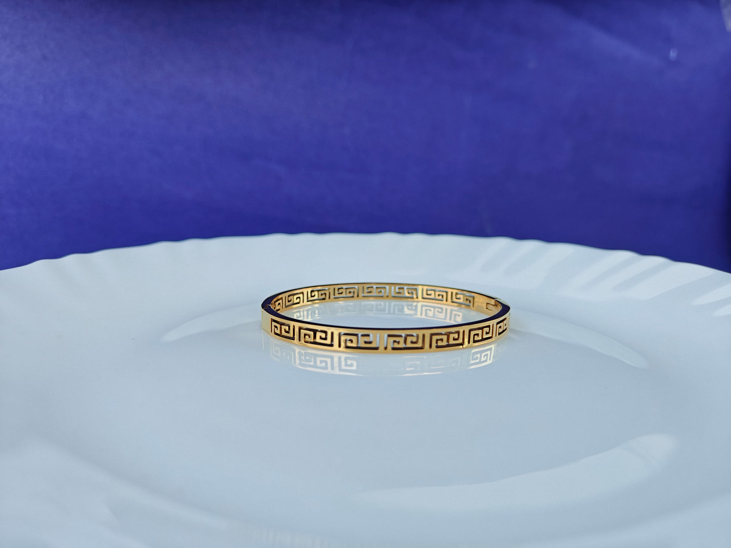 GOLD BRACELET X