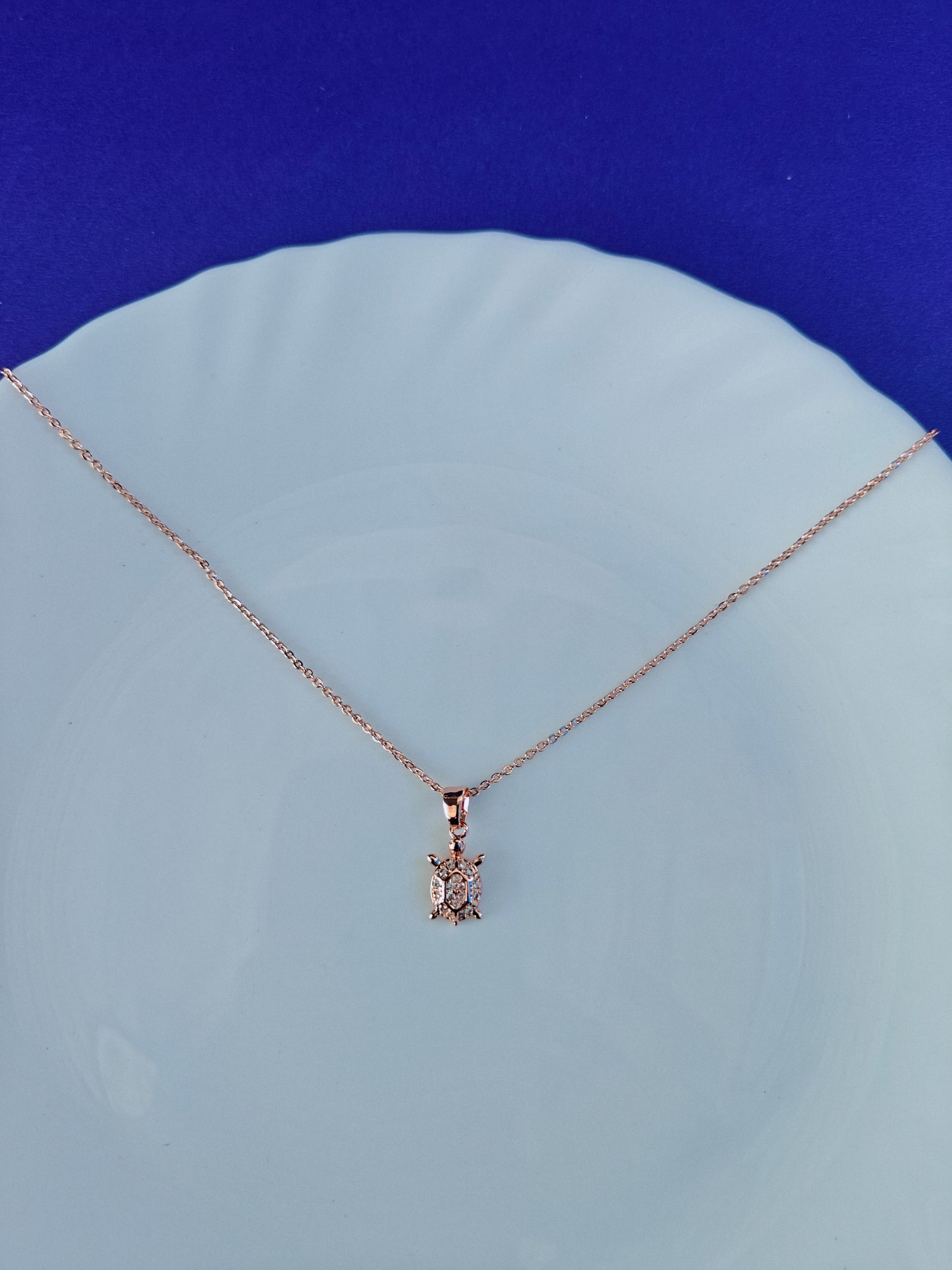 ROSEGOLD CHAIN .