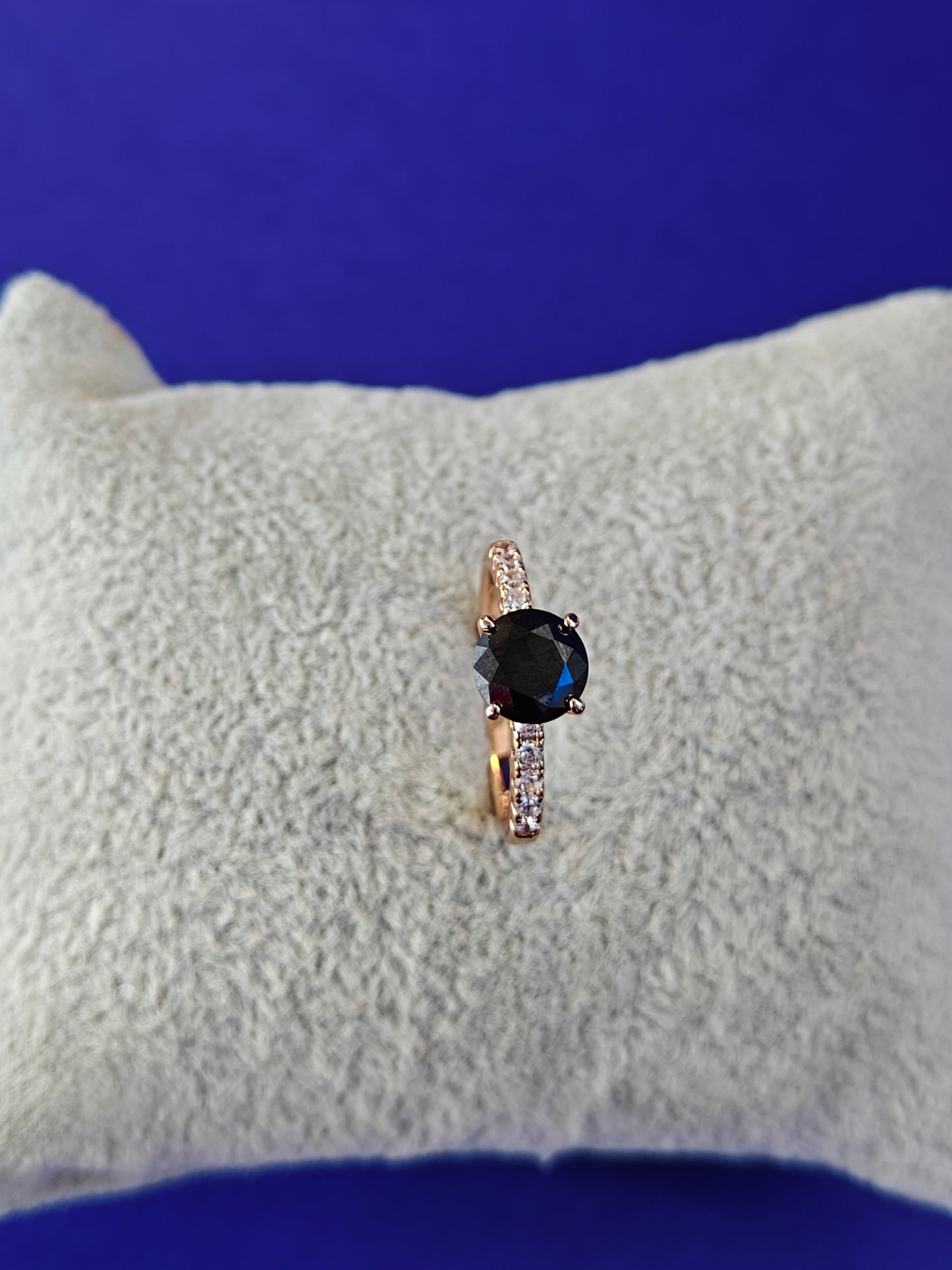 ROSEGOLD RING ..