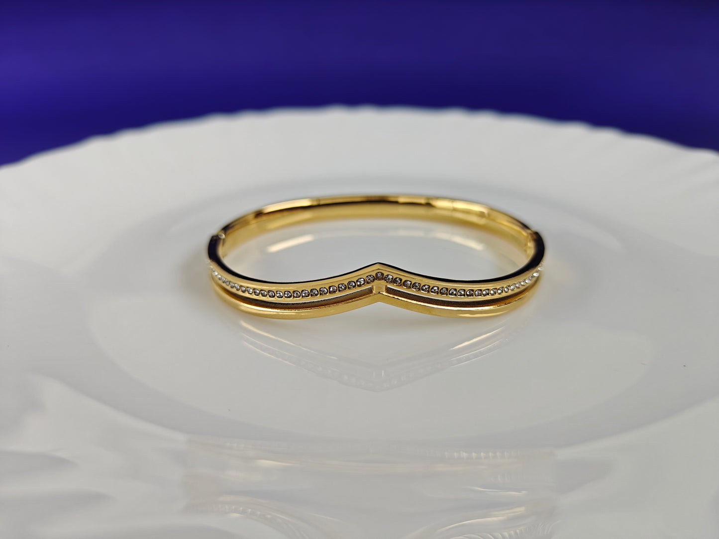 GOLD BRACELET X