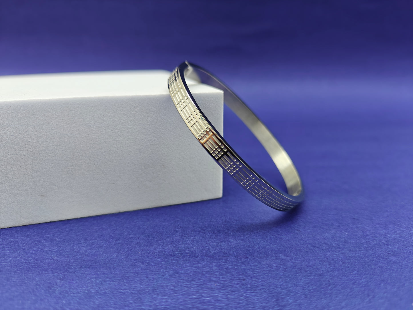 ADULT MINIMAL SILVER BRACELET X