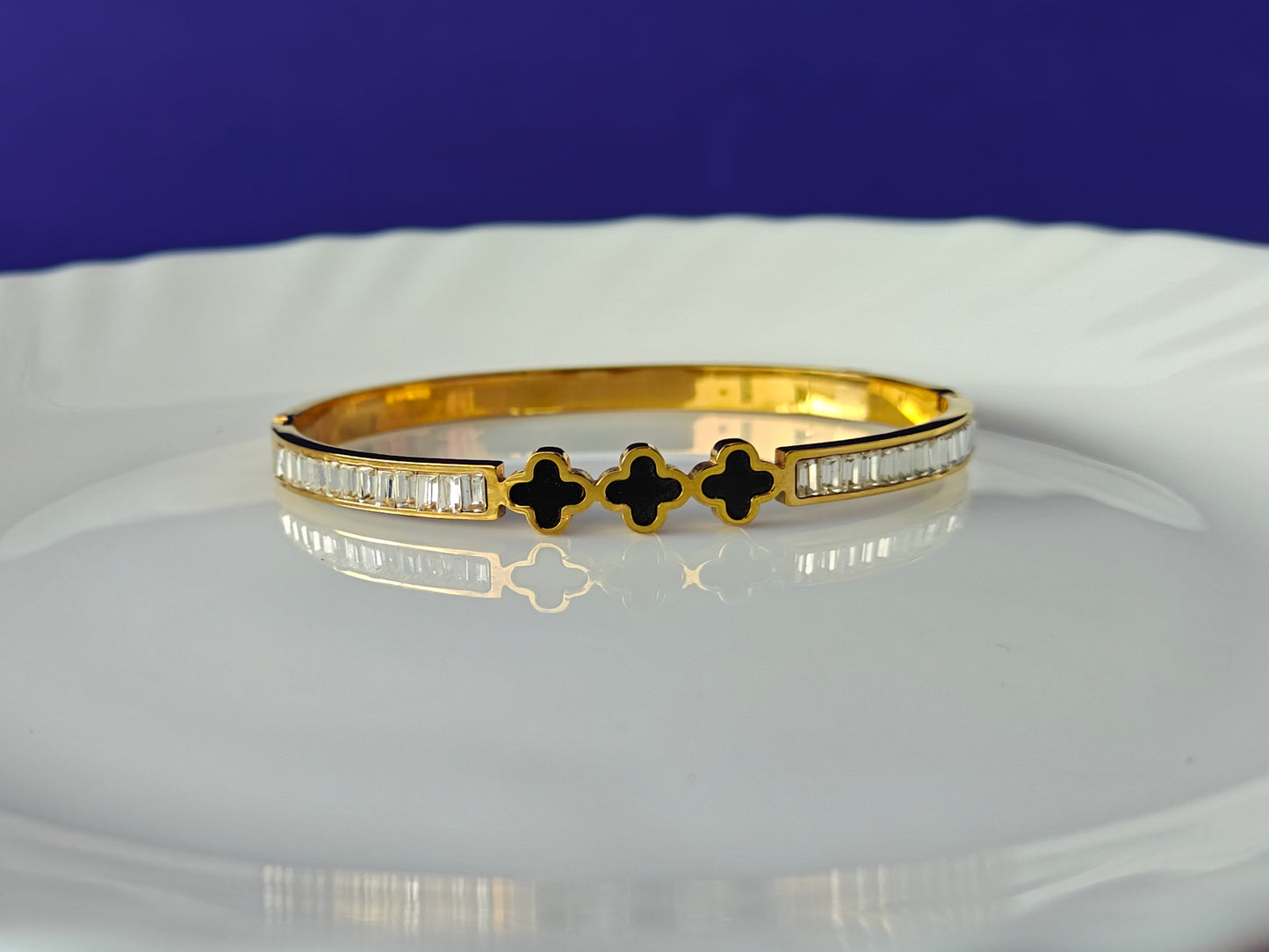 GOLD BRACELET