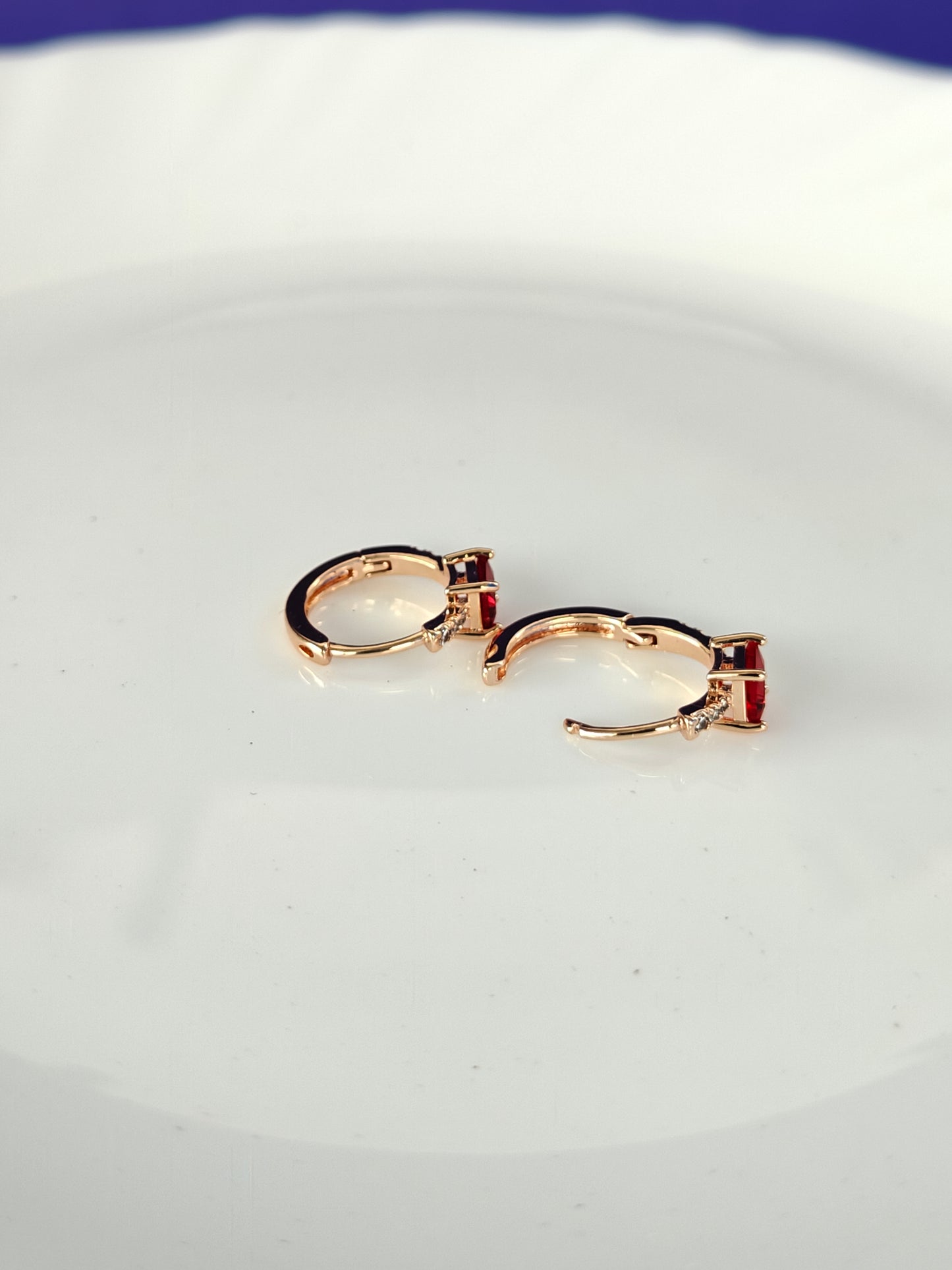 ROSEGOLD EARRING Z15 Red stone
