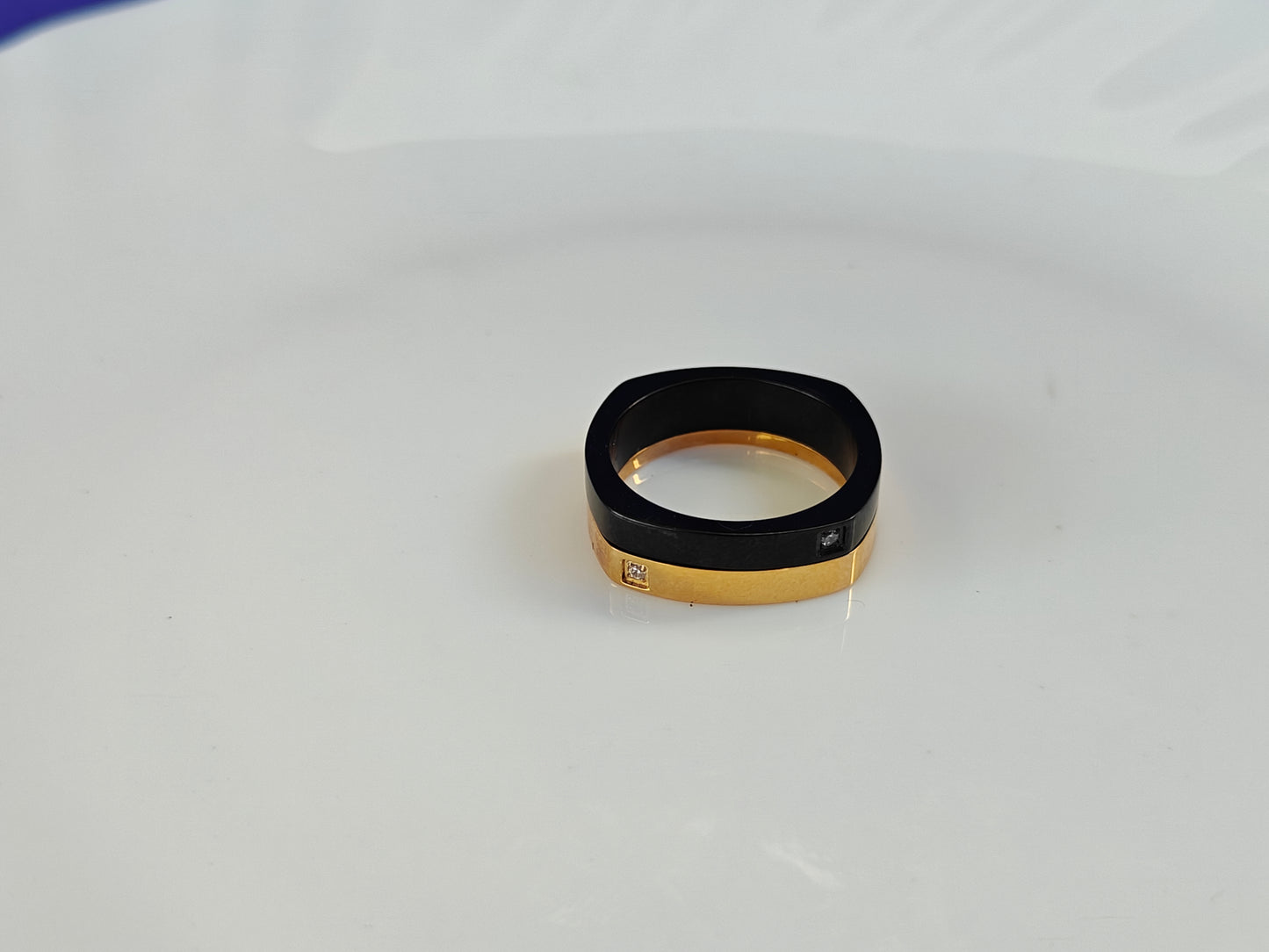 MENS RING..