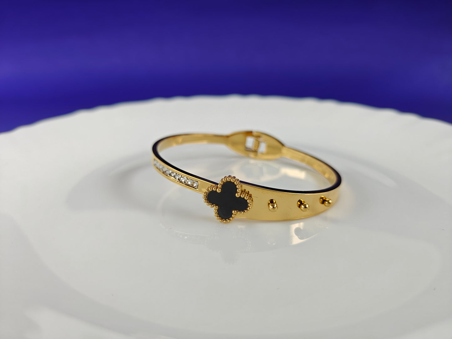 GOLD BRACELET X