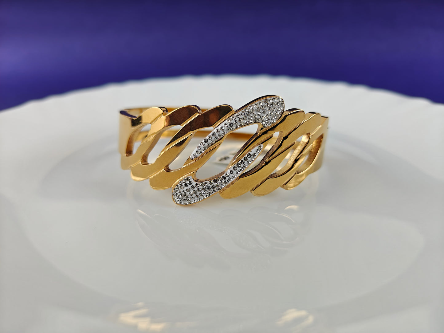 GOLD BRACELET X