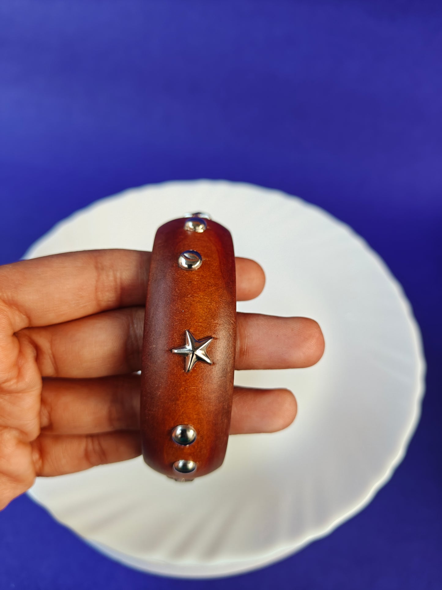 VINTAGE WOODEN BRACELET