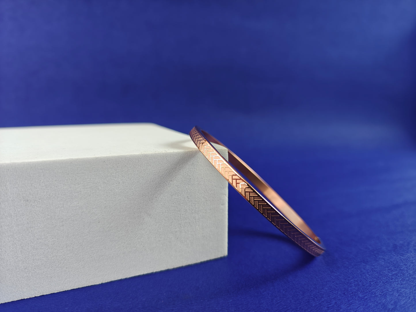 ADULT MINIMAL ROSEGOLD BRACELET y