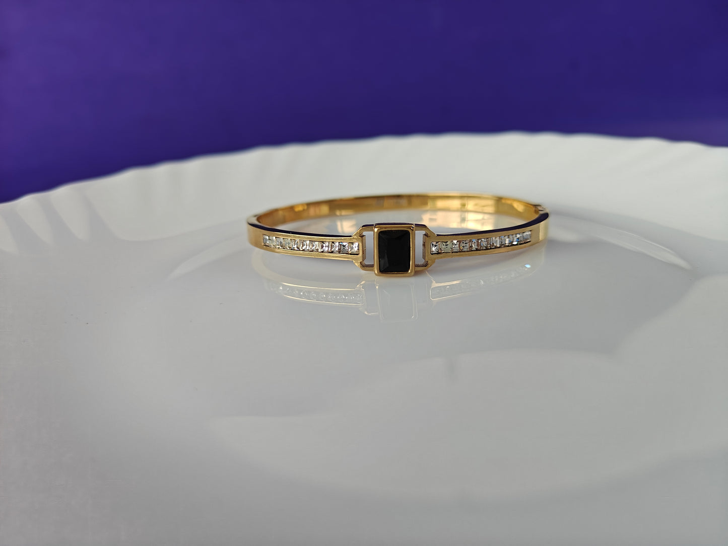 GOLD BRACELET (Copy)