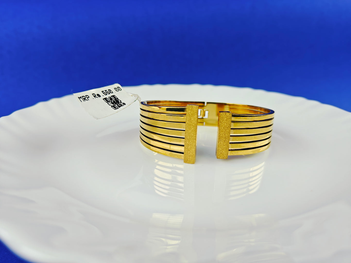 GOLD BRACELET
