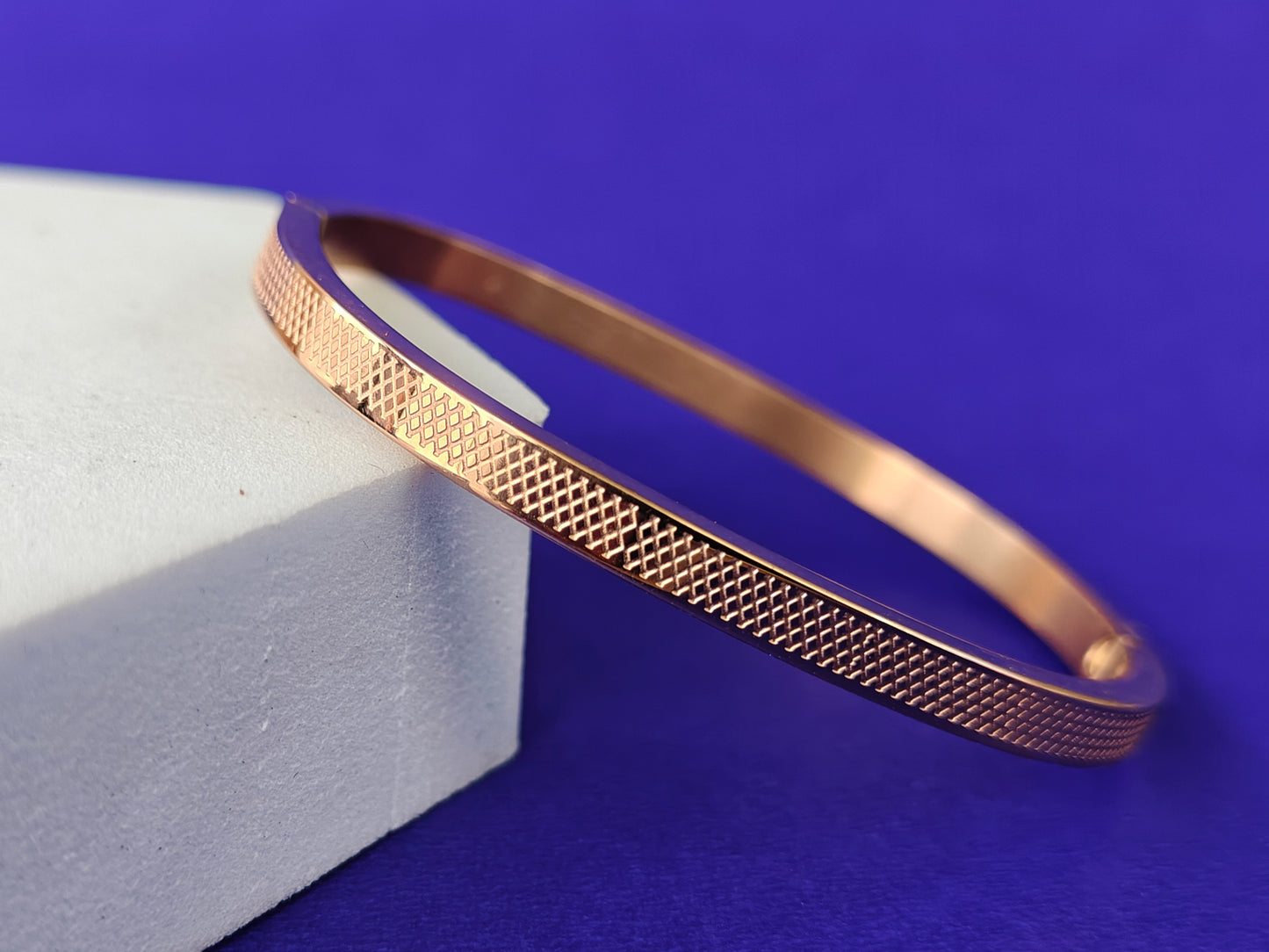 KIDS ROSEGOLD BRACELET .
