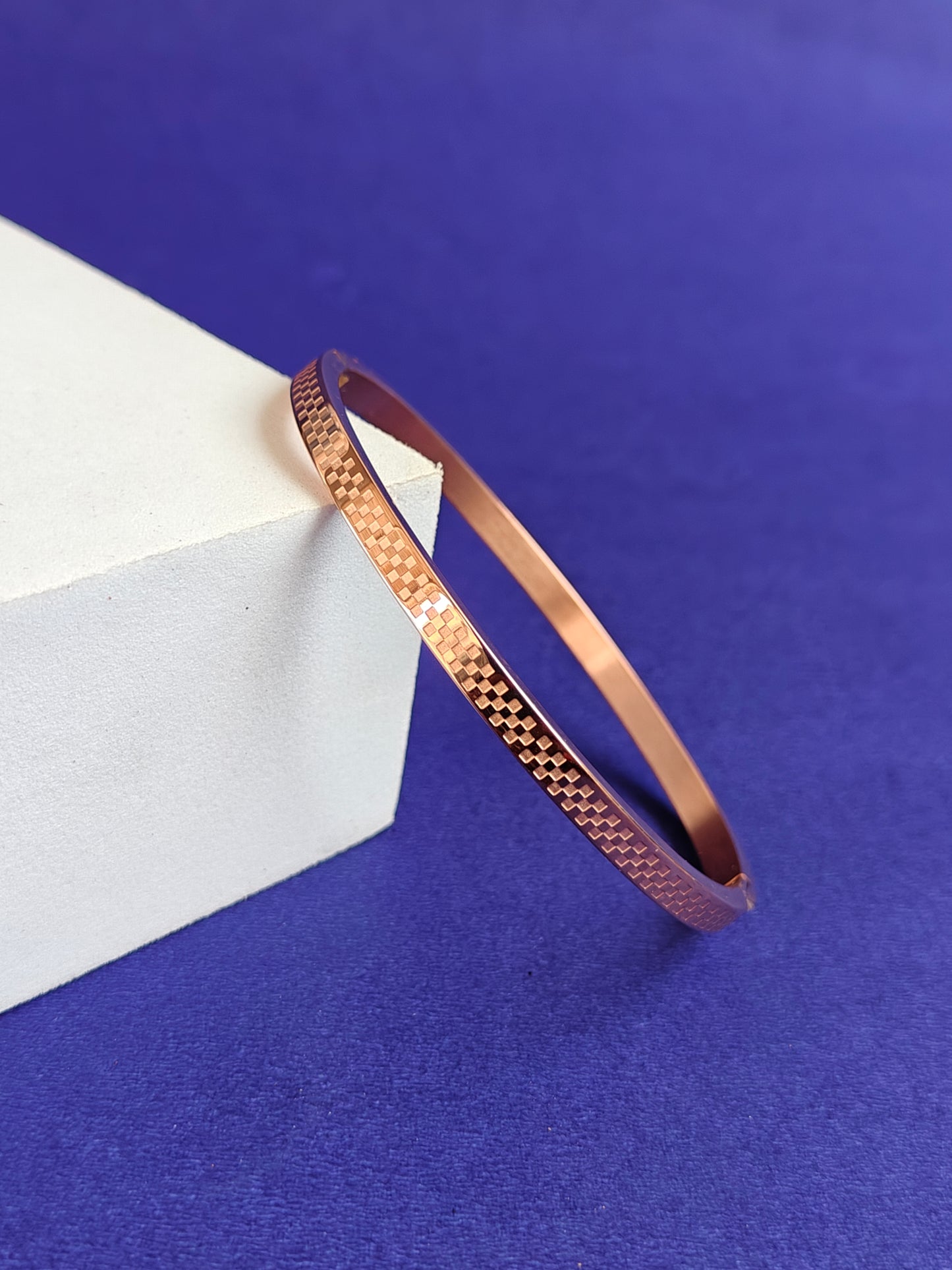 ADULT ROSE GOLD BRACELET.