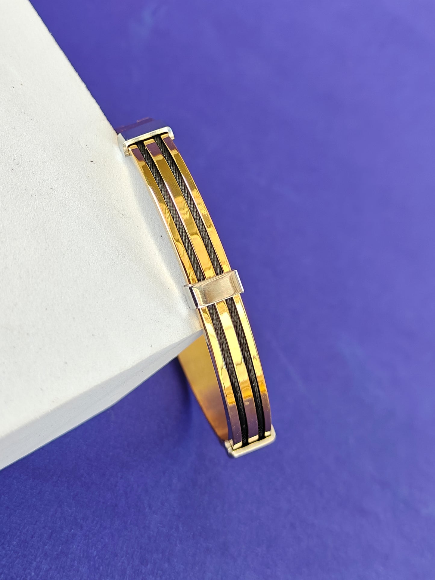 UNISEX KADA GOLD WITH BLACK BRACELET