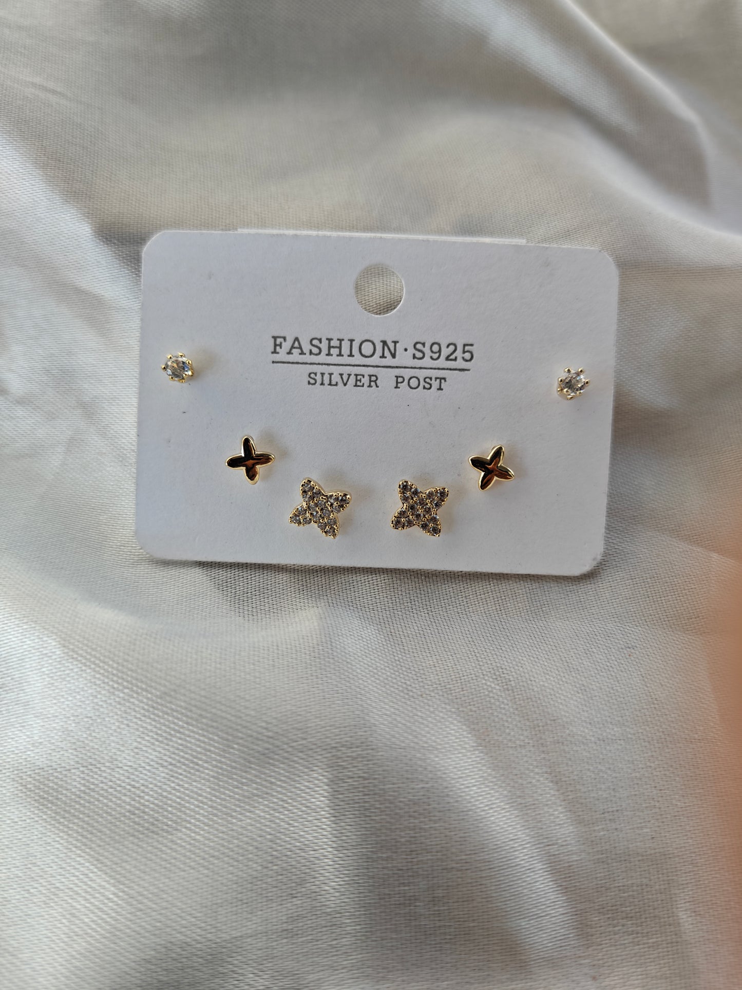 GOLD COMBO EARRING J Y