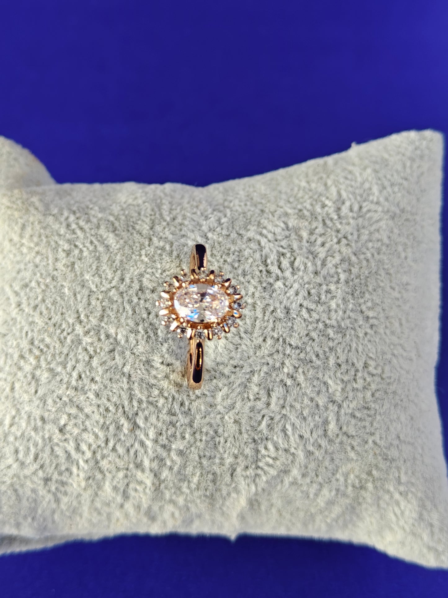 ROSEGOLD RING ..