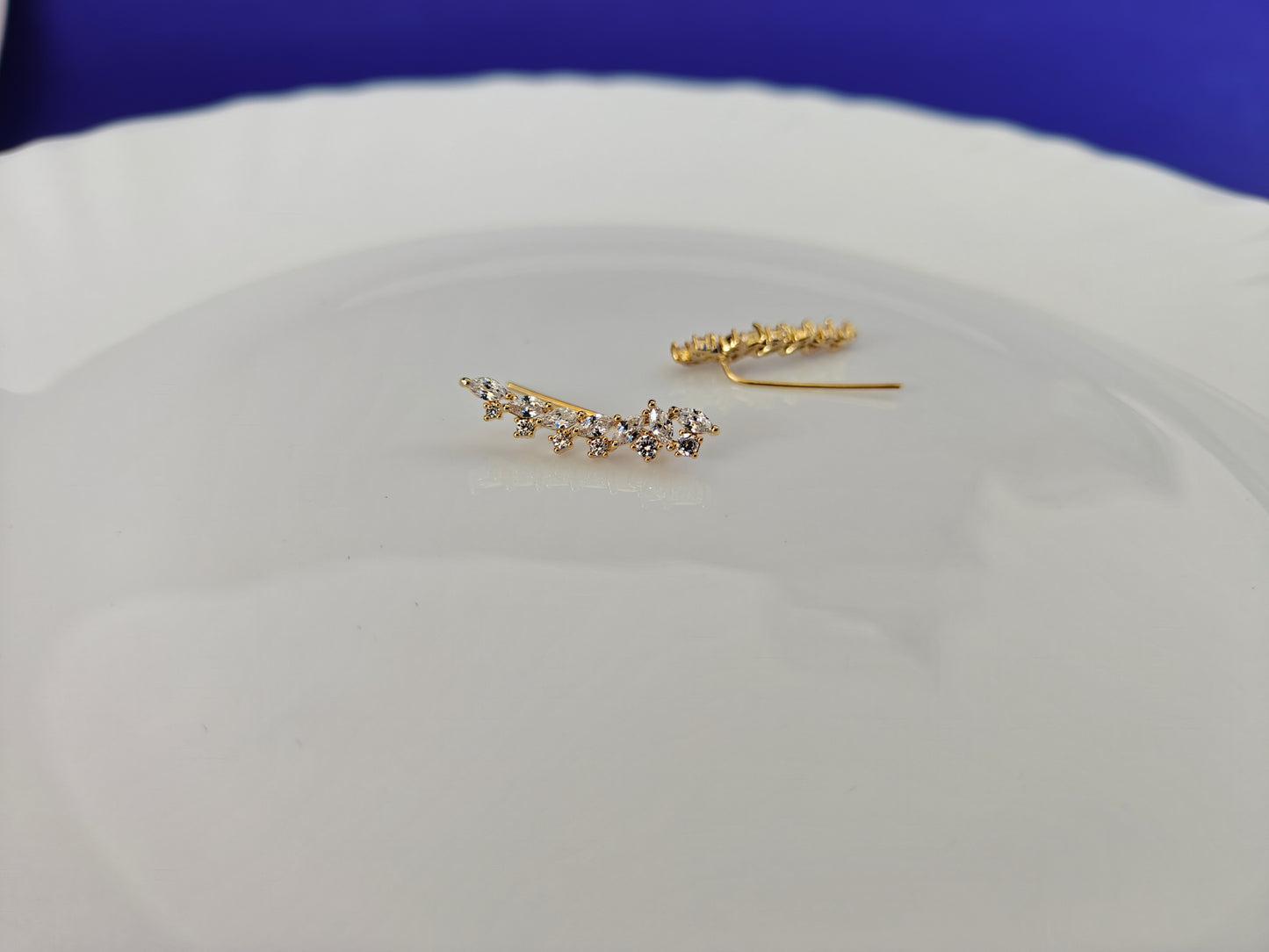 GOLD EAR CUFF