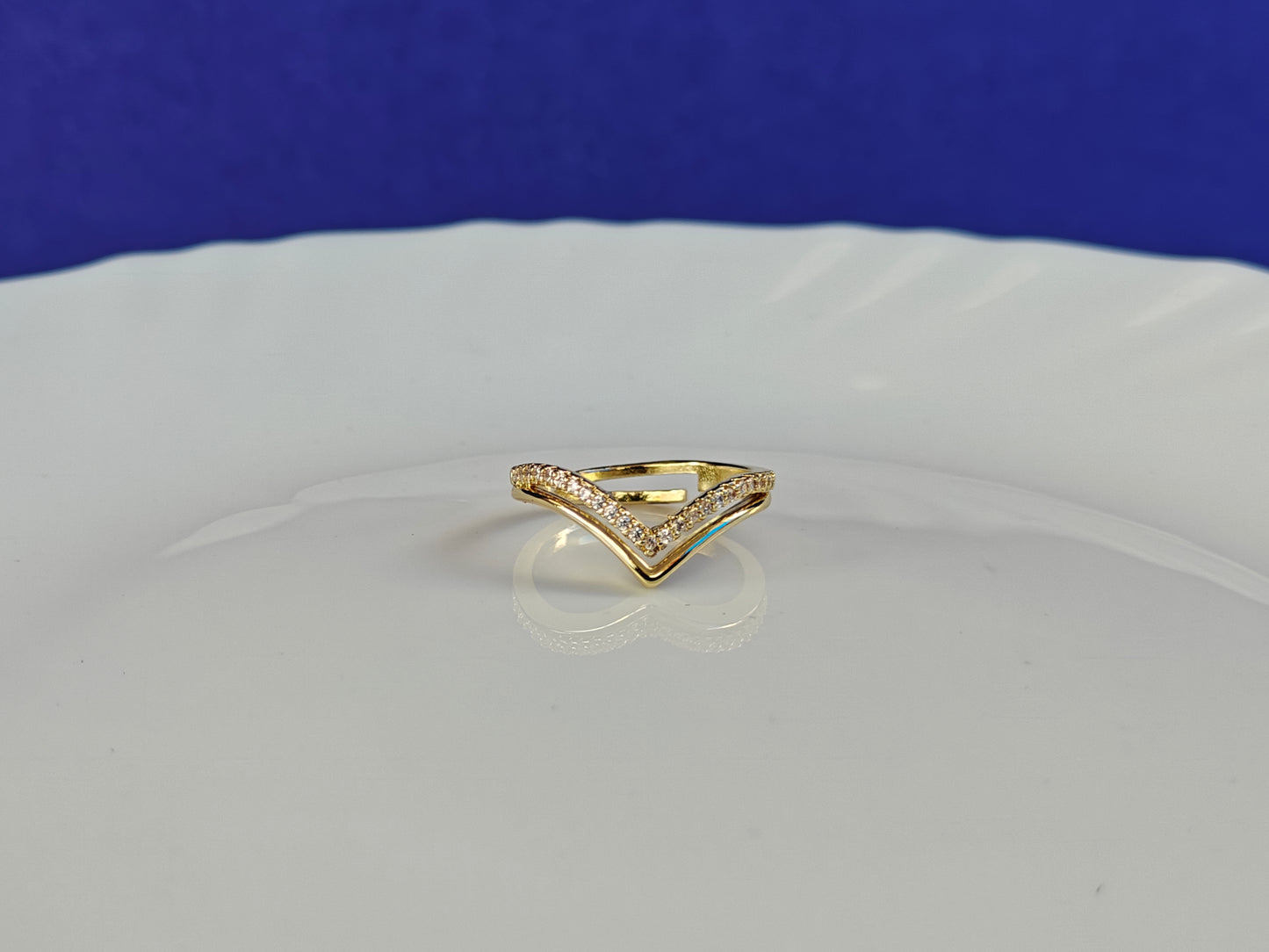 GOLD ADJUSTABLE RING ..