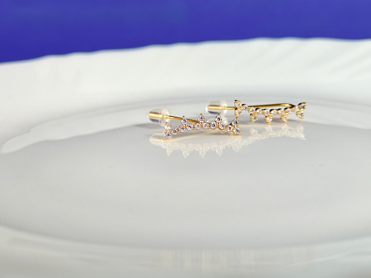 GOLD EAR CUFF