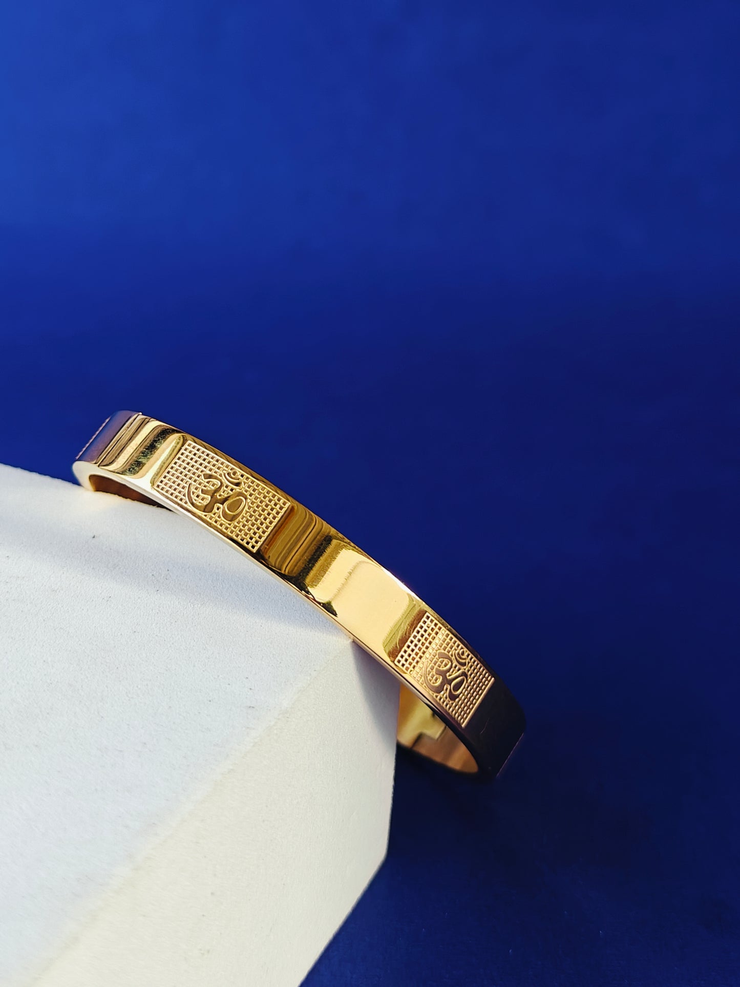 UNISEX KADA GOLD BRACELETS