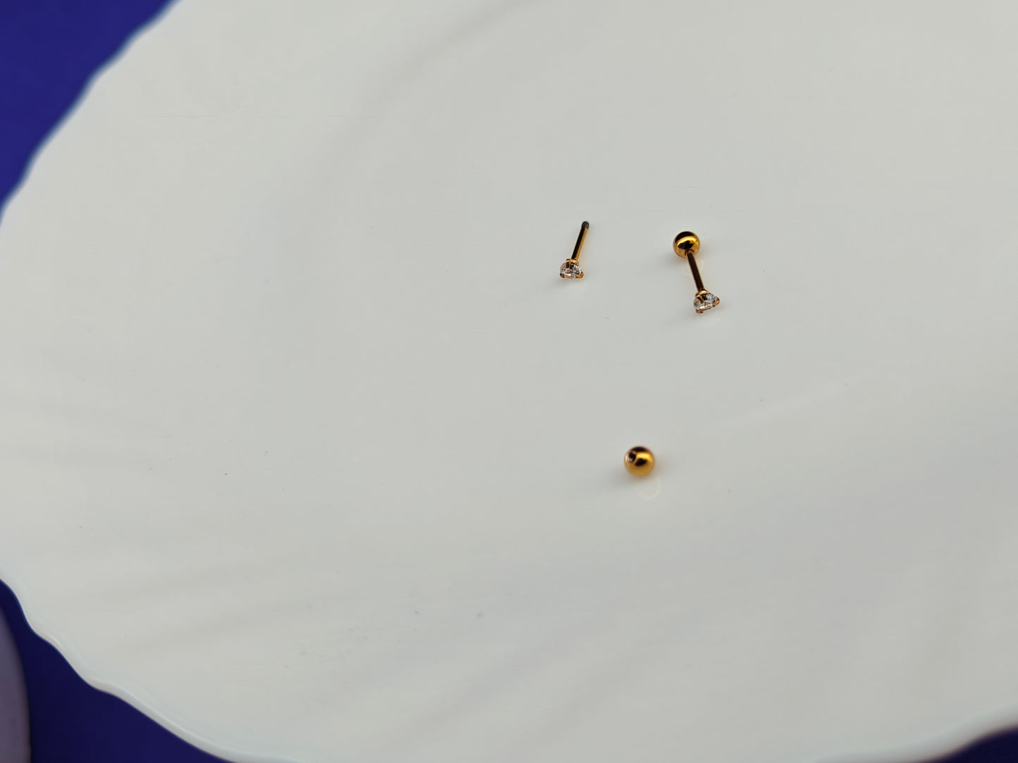 SCREW TYPE EARRINGS ANTI TARNISH AS 10