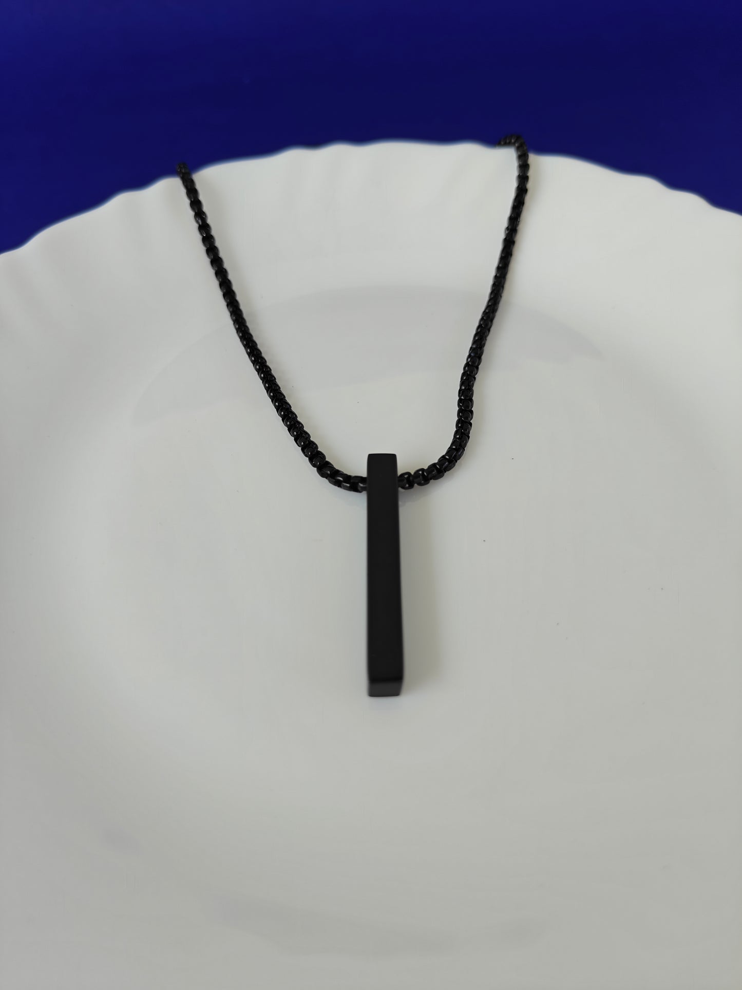 UNISEX BLACK CHAIN M2 U