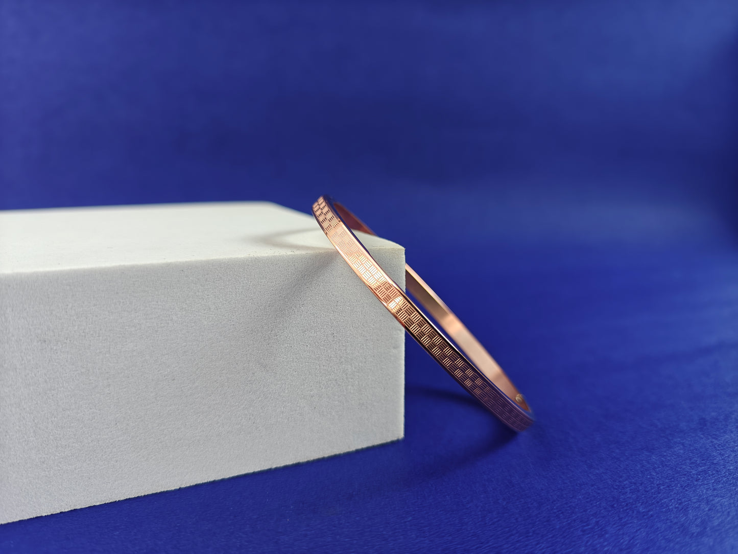 ADULT MINIMAL ROSEGOLD BRACELET y