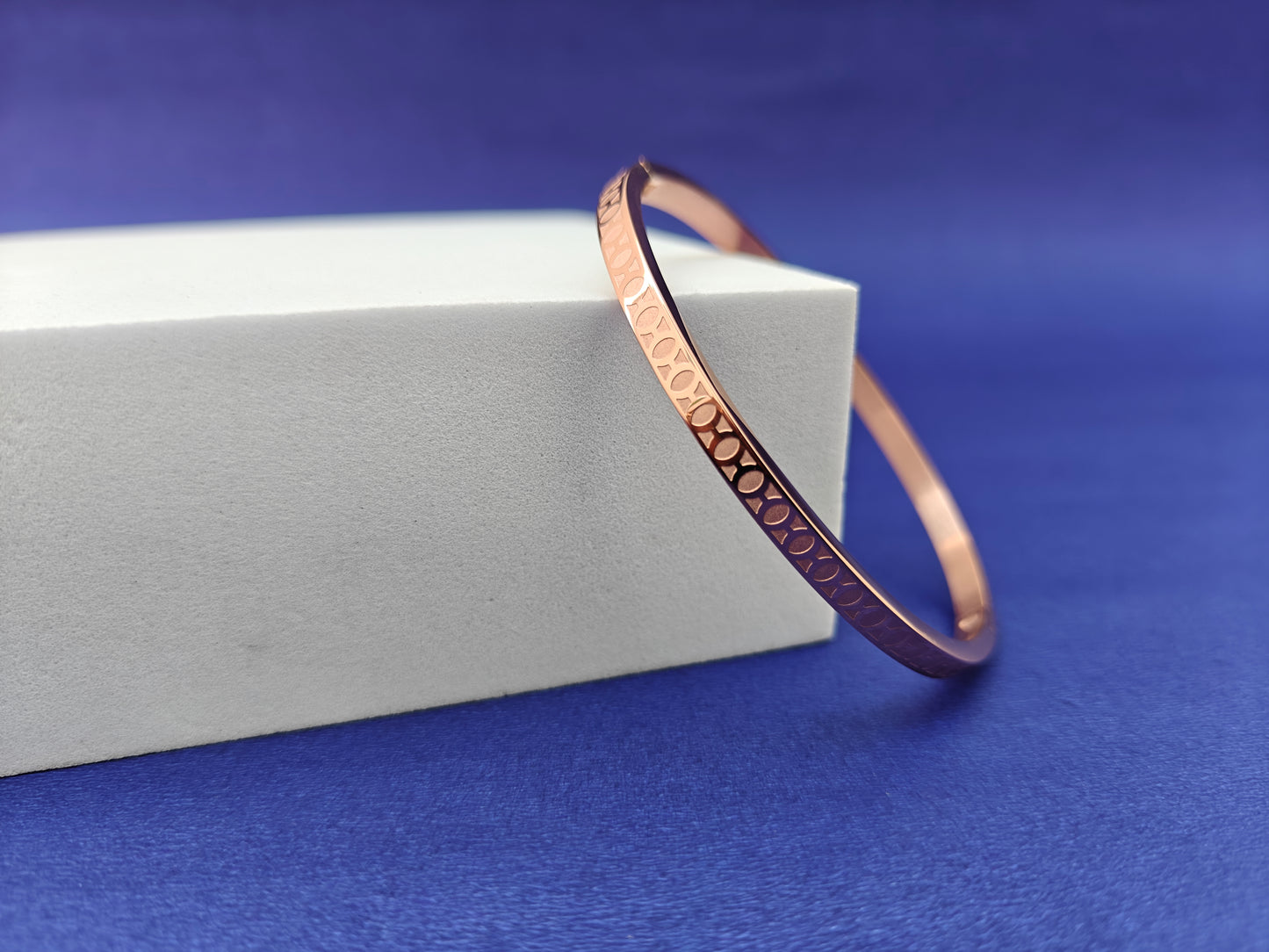 ADULT MINIMAL ROSEGOLD BRACELET X