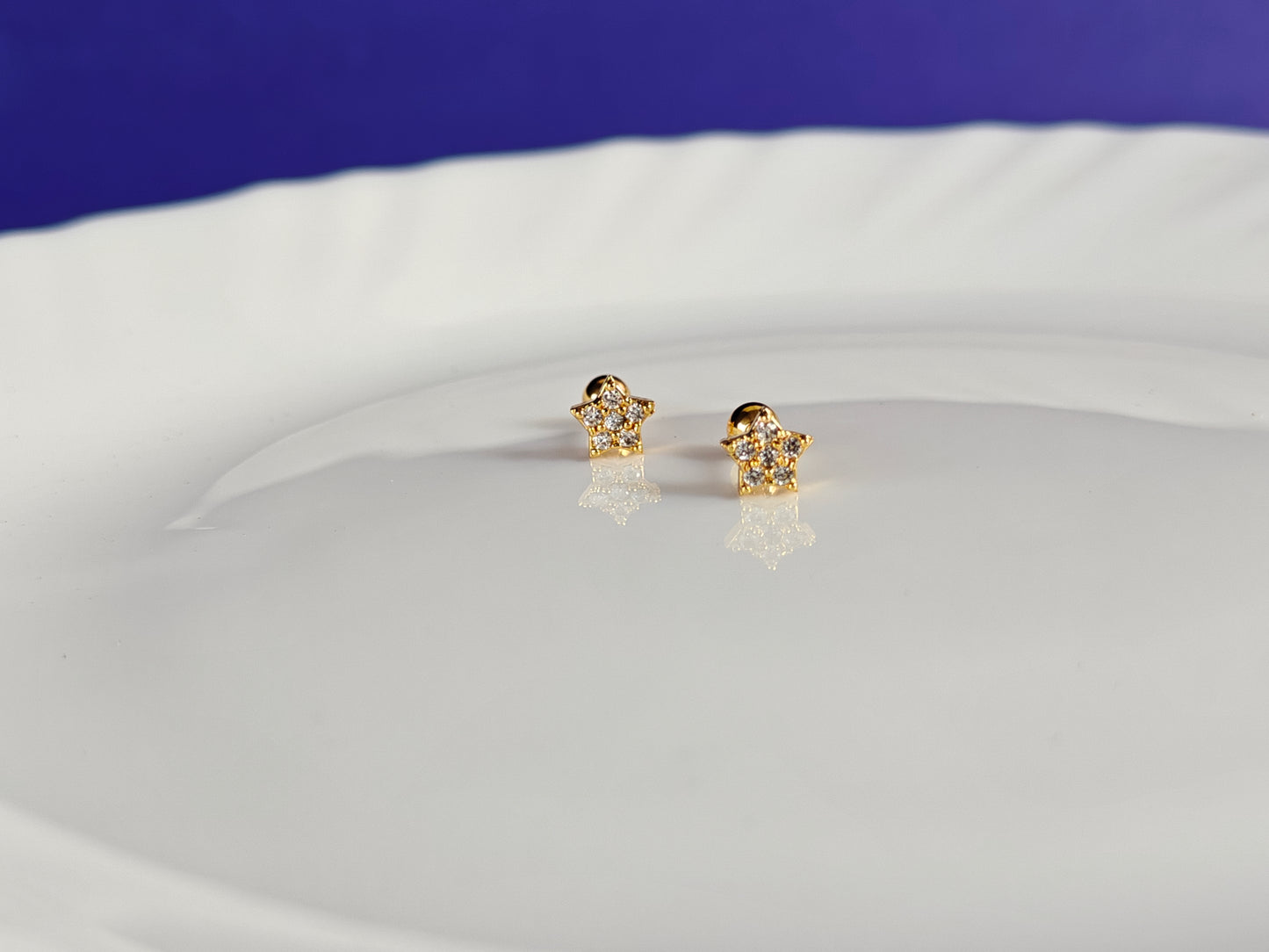 SCREW TYPE GOLD EARRINGS ANTI TARNISH