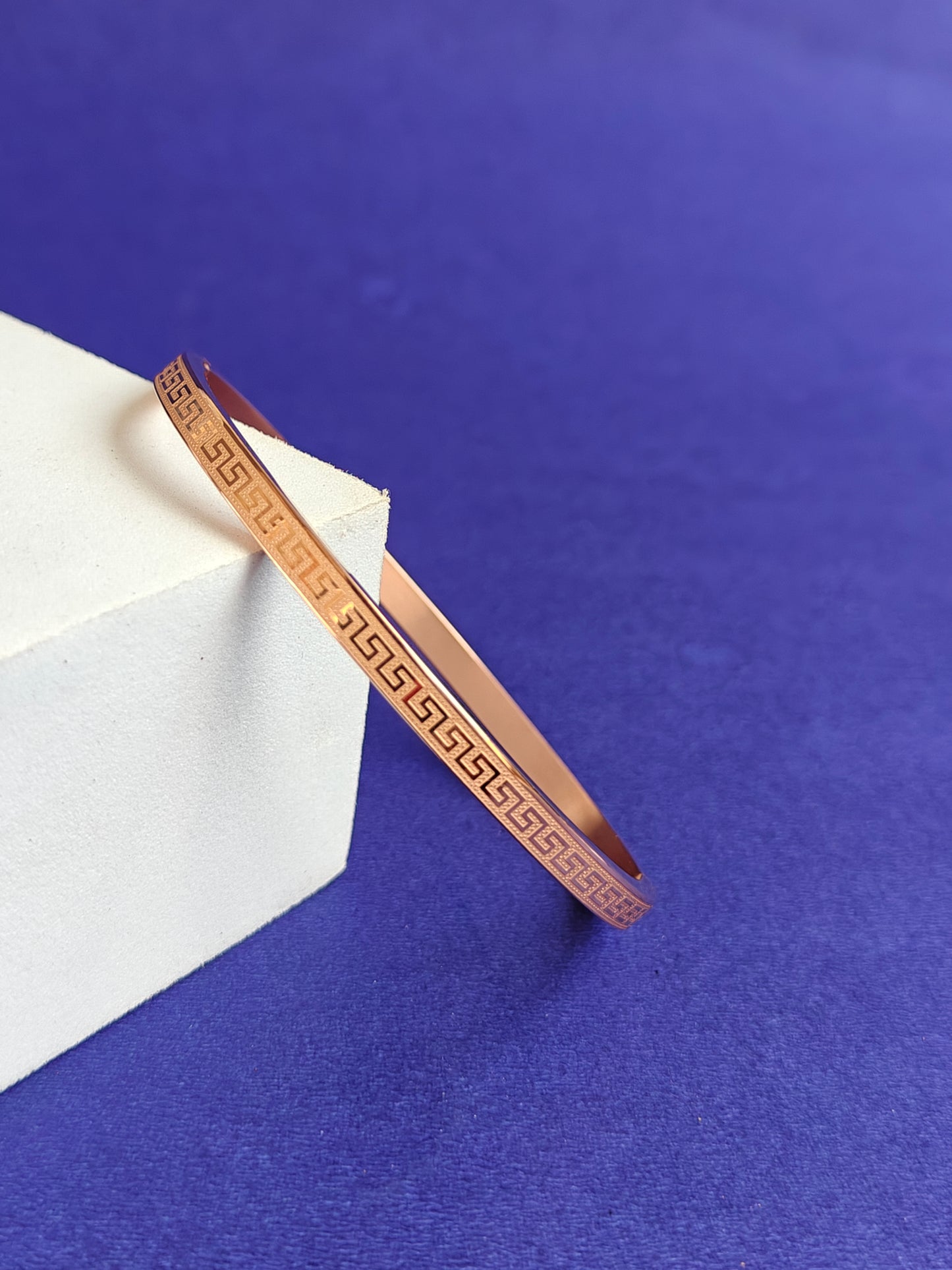 ADULT ROSE GOLD BRACELET.