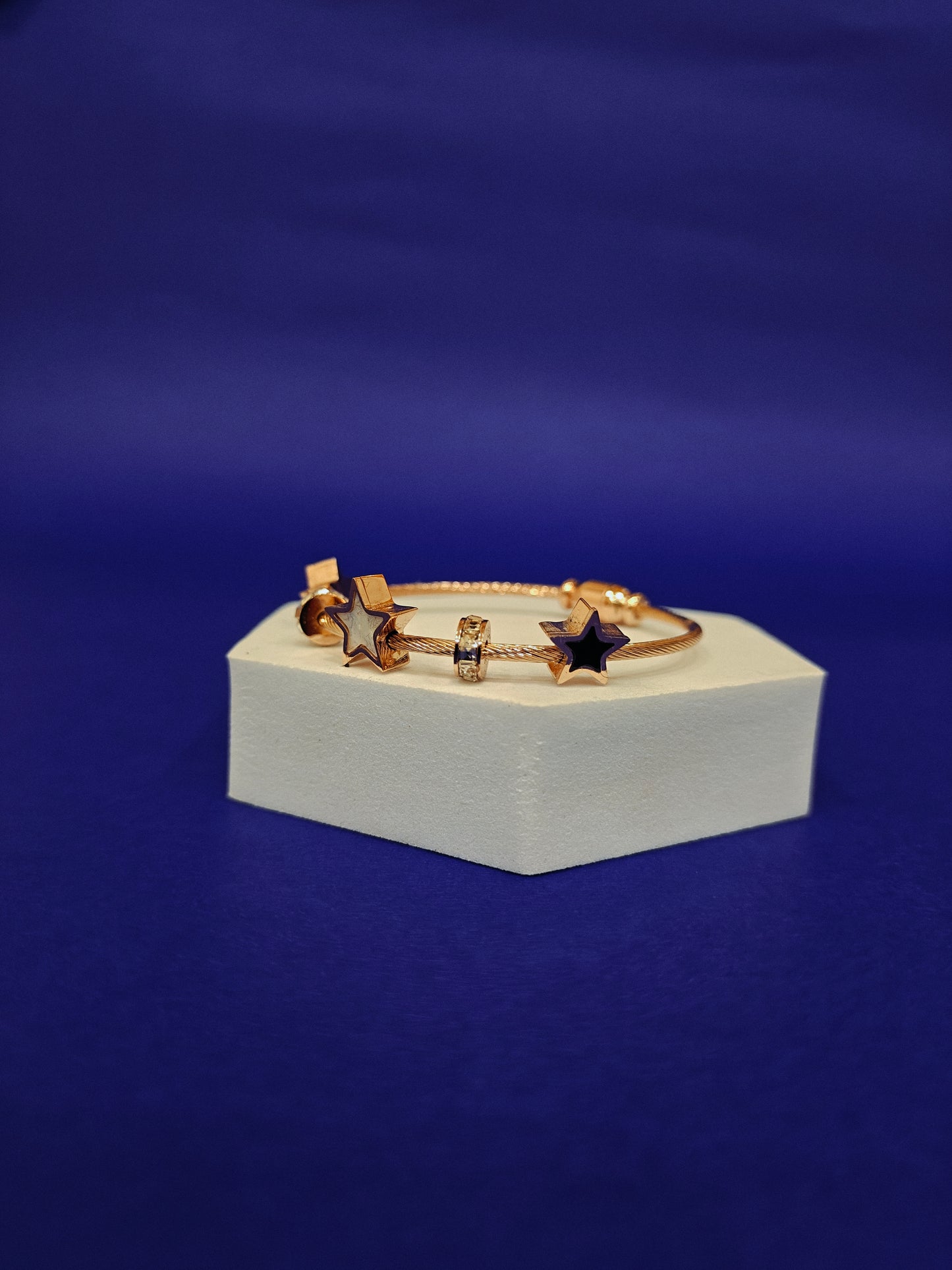 KIDS GOLD BRACELET ..