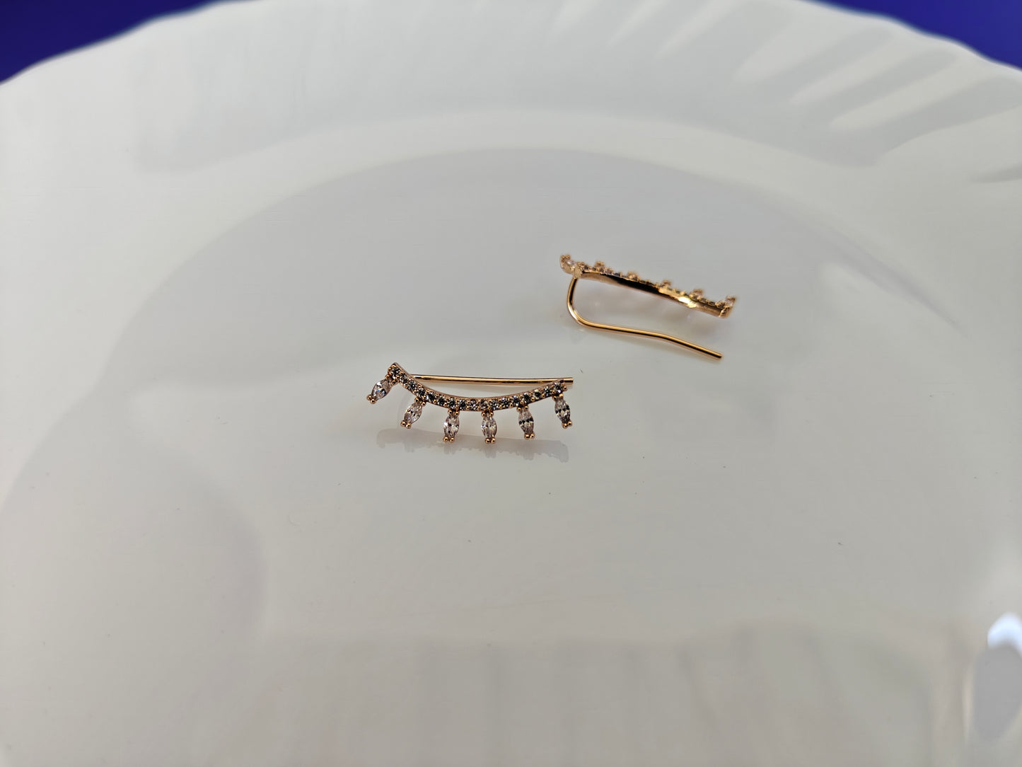 GOLD EAR CUFF