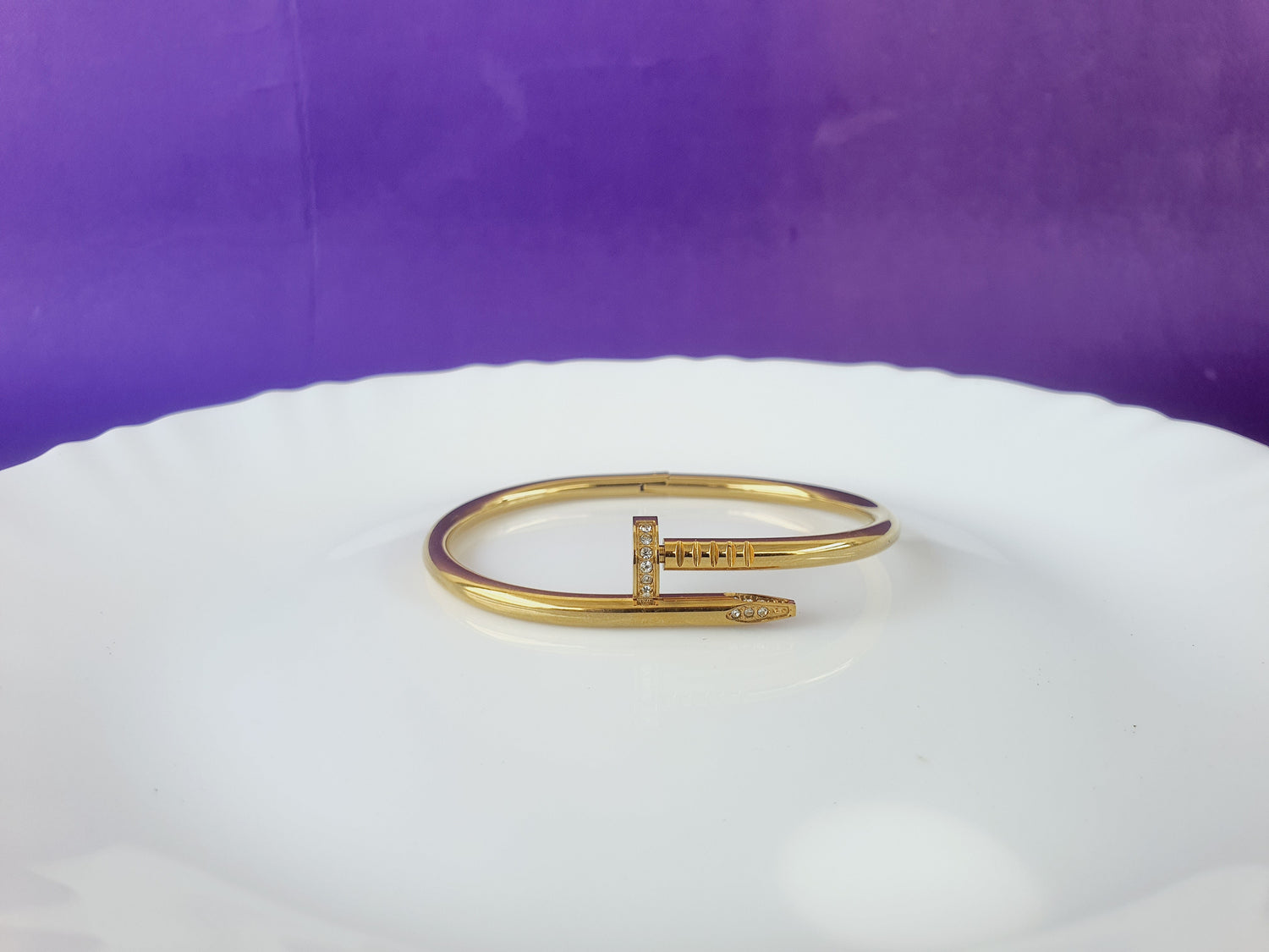GOLD BRACELET